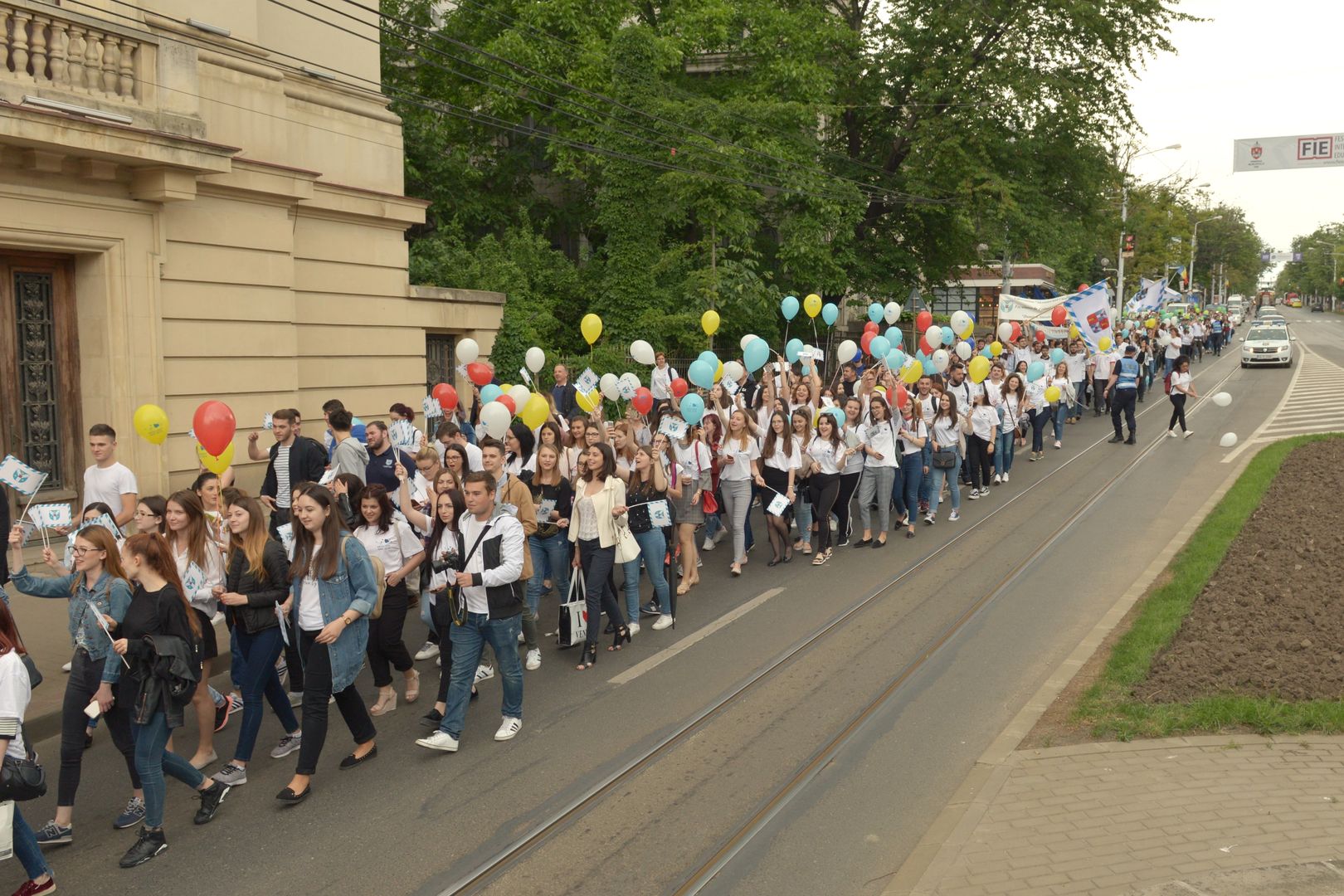 IPS Mitropolit Teofan prezent la Marșul Absolvenților 2018: „Dumnezeu vrea să fiți mulțumiți de tot ceea ce ați învățat”