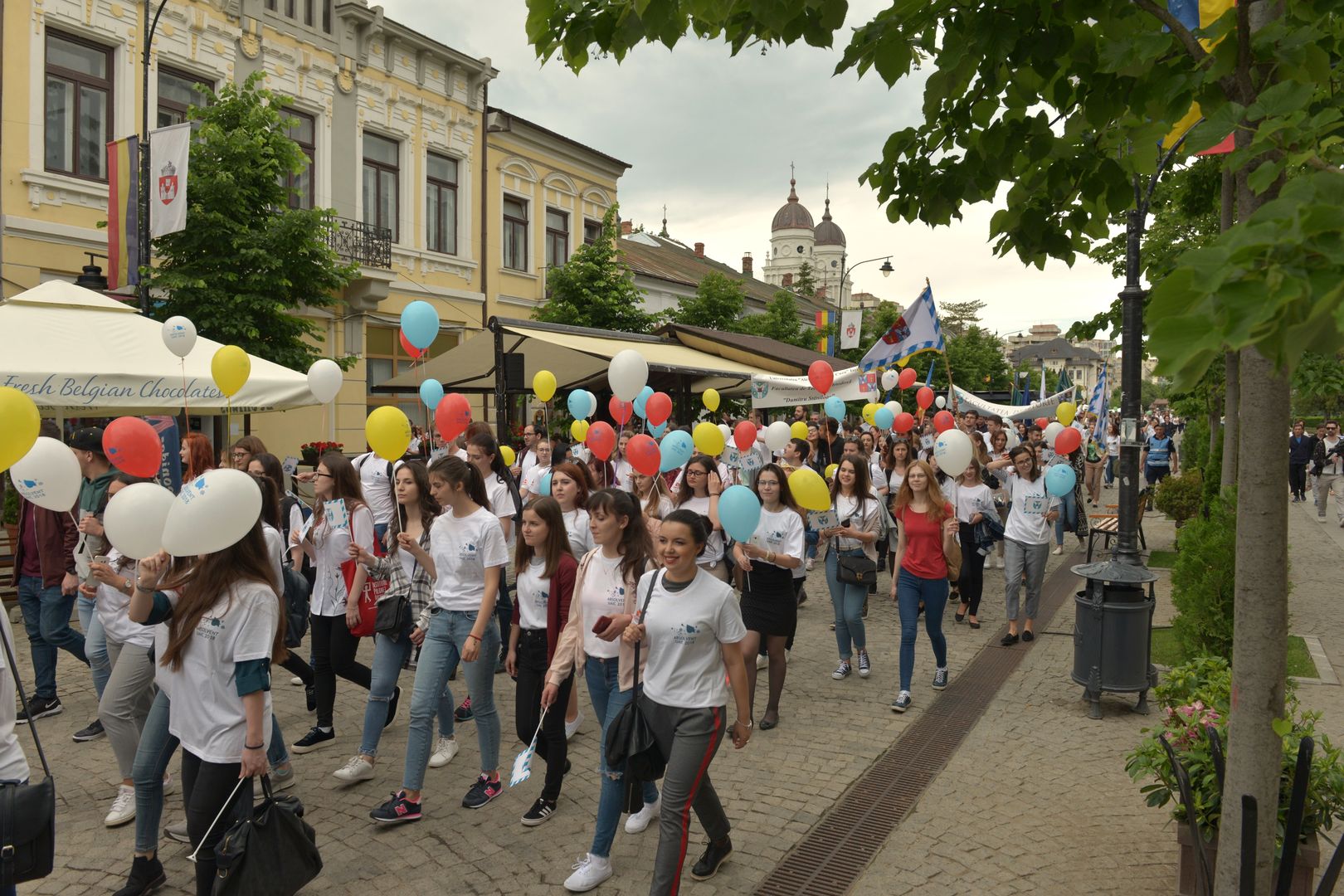IPS Mitropolit Teofan prezent la Marșul Absolvenților 2018: „Dumnezeu vrea să fiți mulțumiți de tot ceea ce ați învățat”