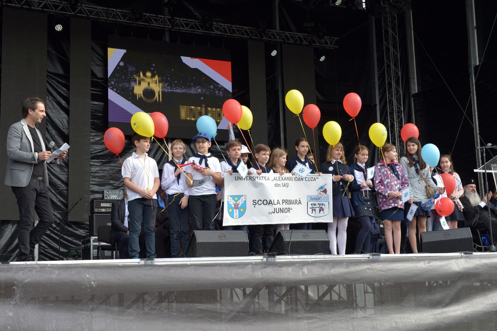 IPS Mitropolit Teofan prezent la Marșul Absolvenților 2018: „Dumnezeu vrea să fiți mulțumiți de tot ceea ce ați învățat”