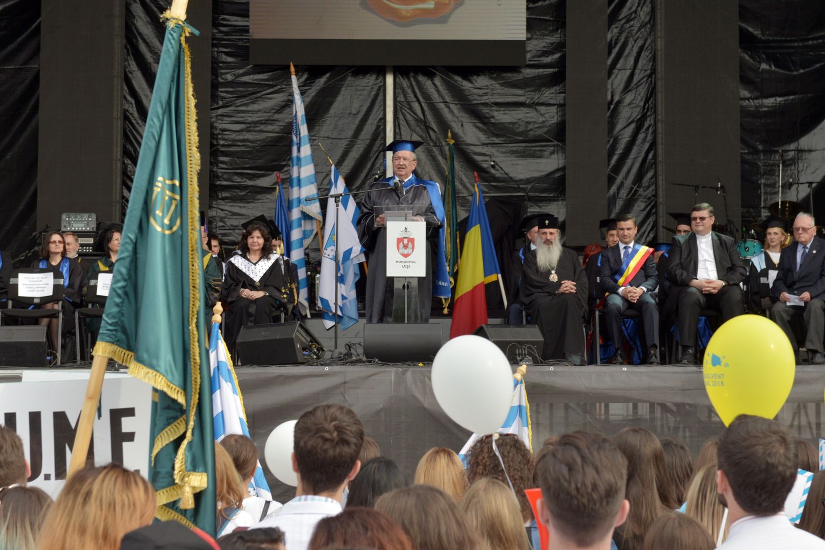 IPS Mitropolit Teofan prezent la Marșul Absolvenților 2018: „Dumnezeu vrea să fiți mulțumiți de tot ceea ce ați învățat”