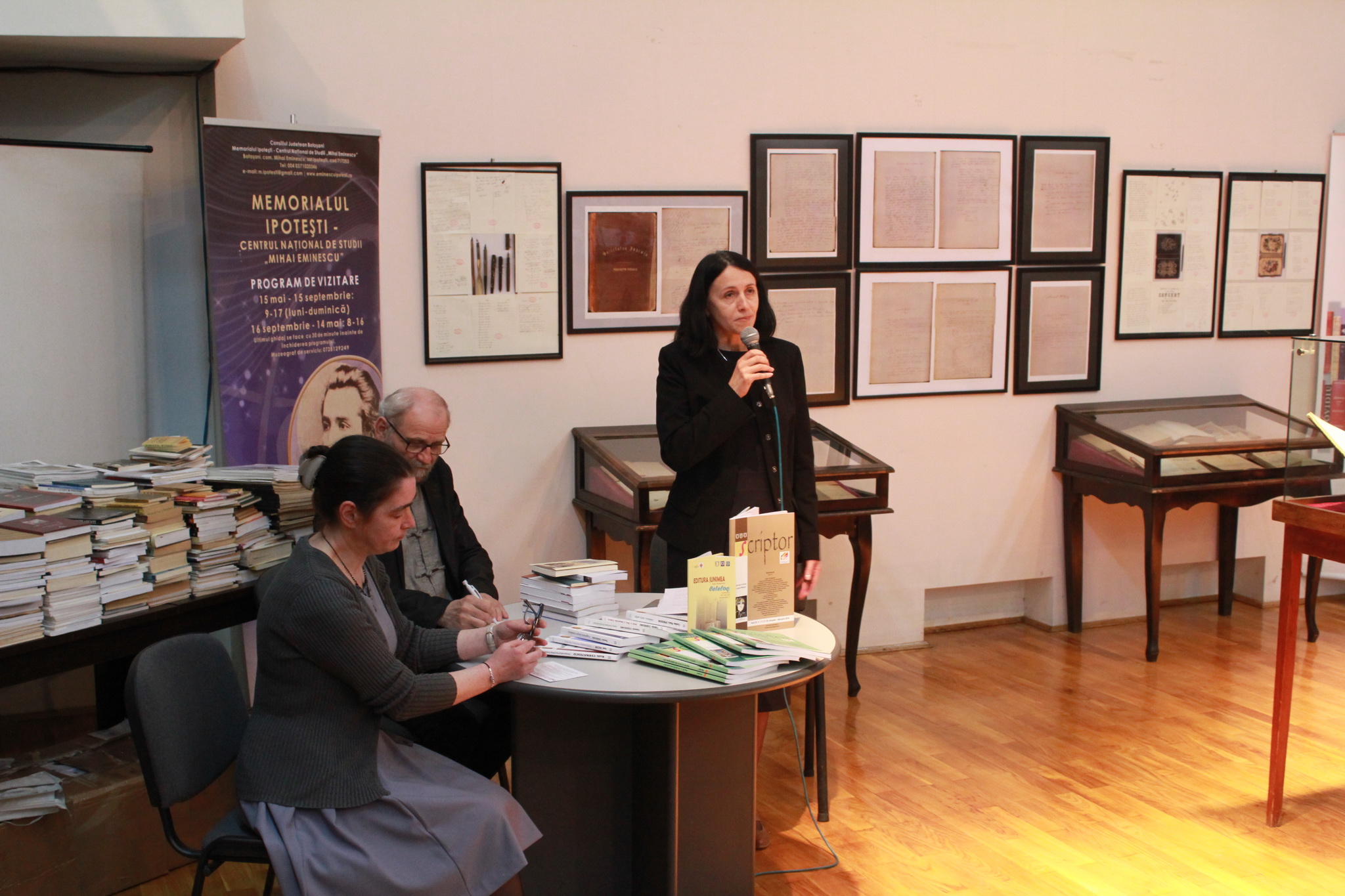 Seminariștii dorohoieni în vizită la Memorialul Ipotești