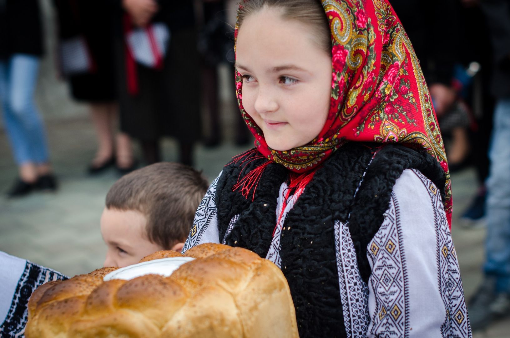 Binecuvântarea sfinților la Parohia Straja II din Suceava