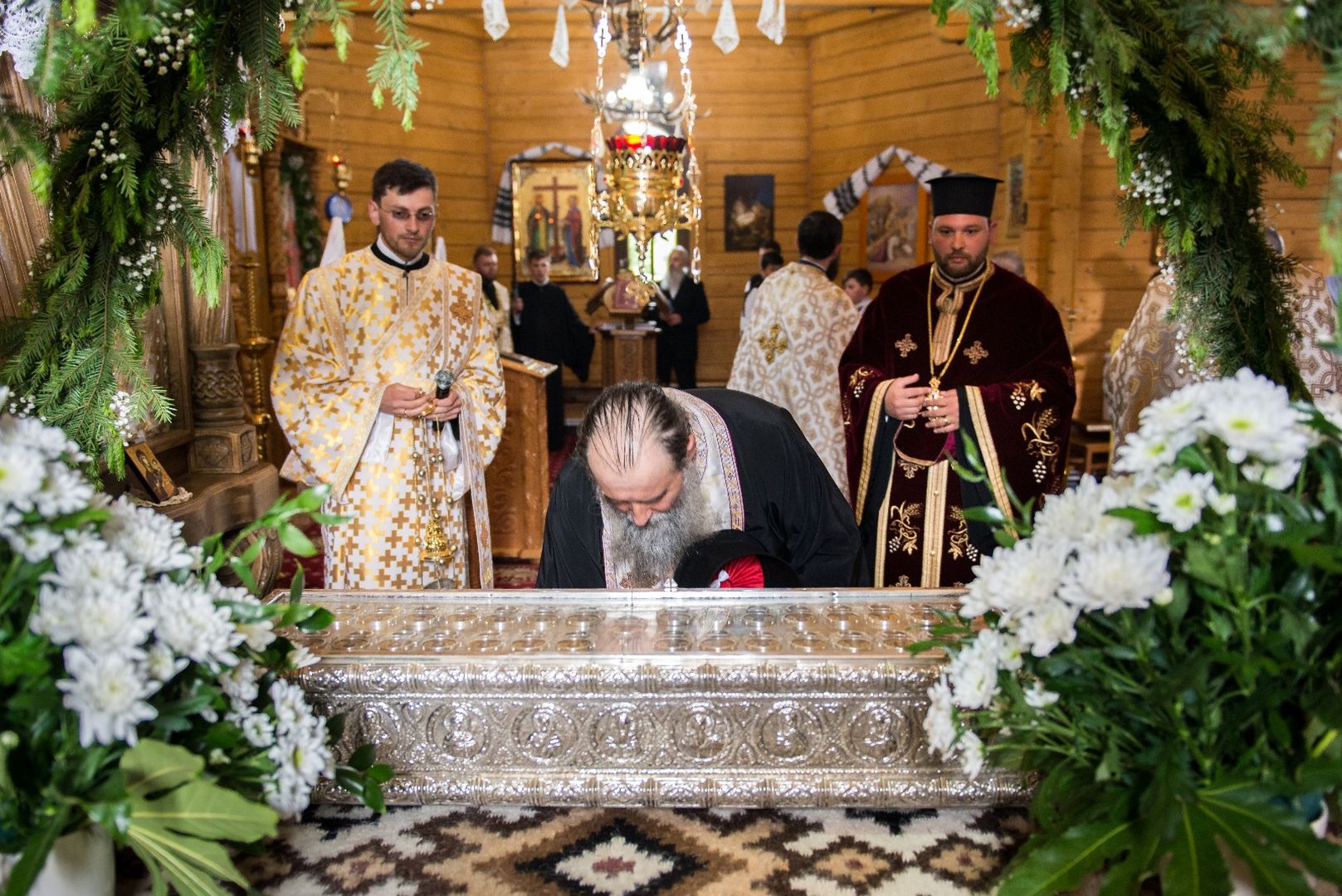 Binecuvântarea sfinților la Parohia Straja II din Suceava