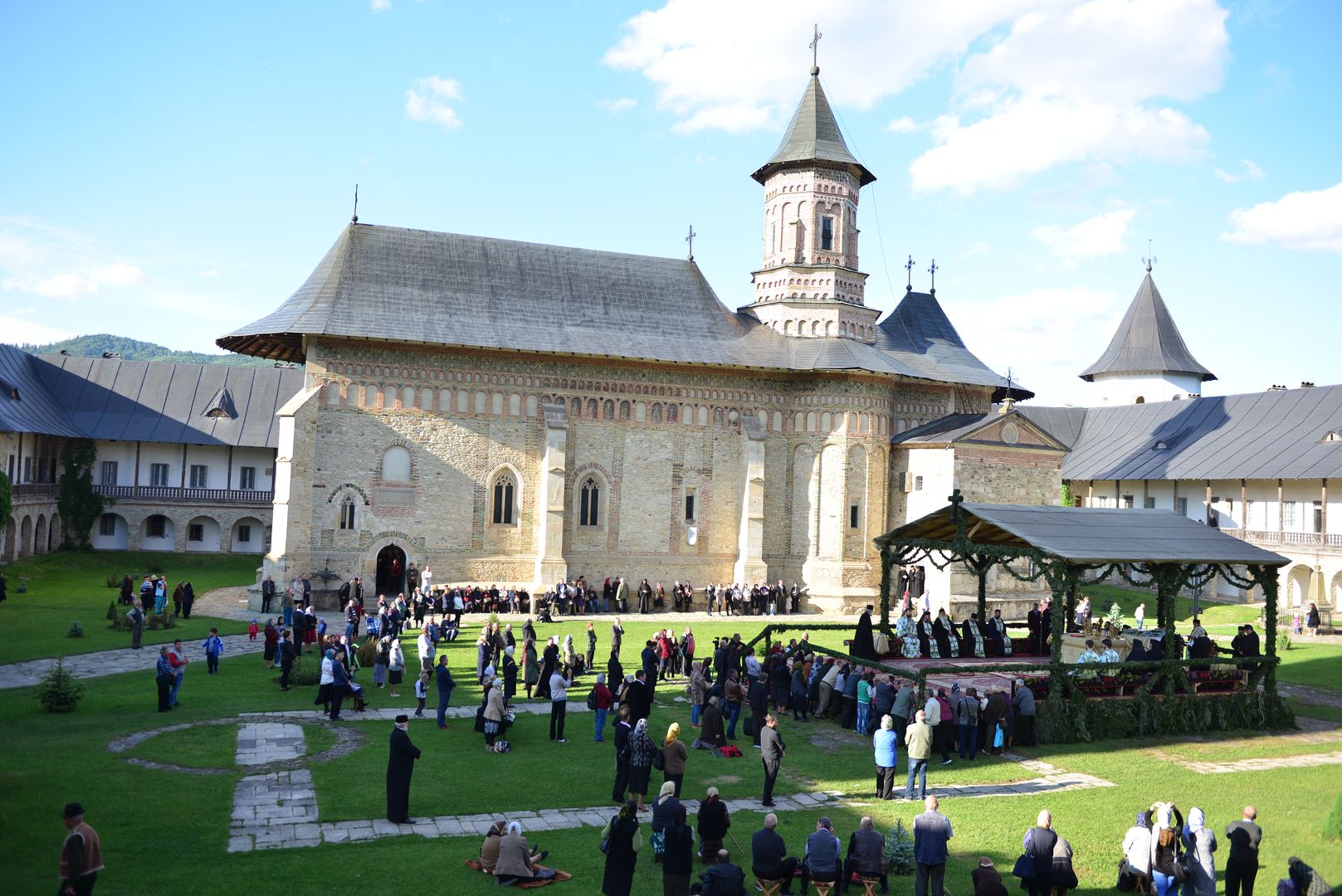 Sărbătoarea Înălțării Domnului Hristos – Priveghere la Mănăstirea Neamț