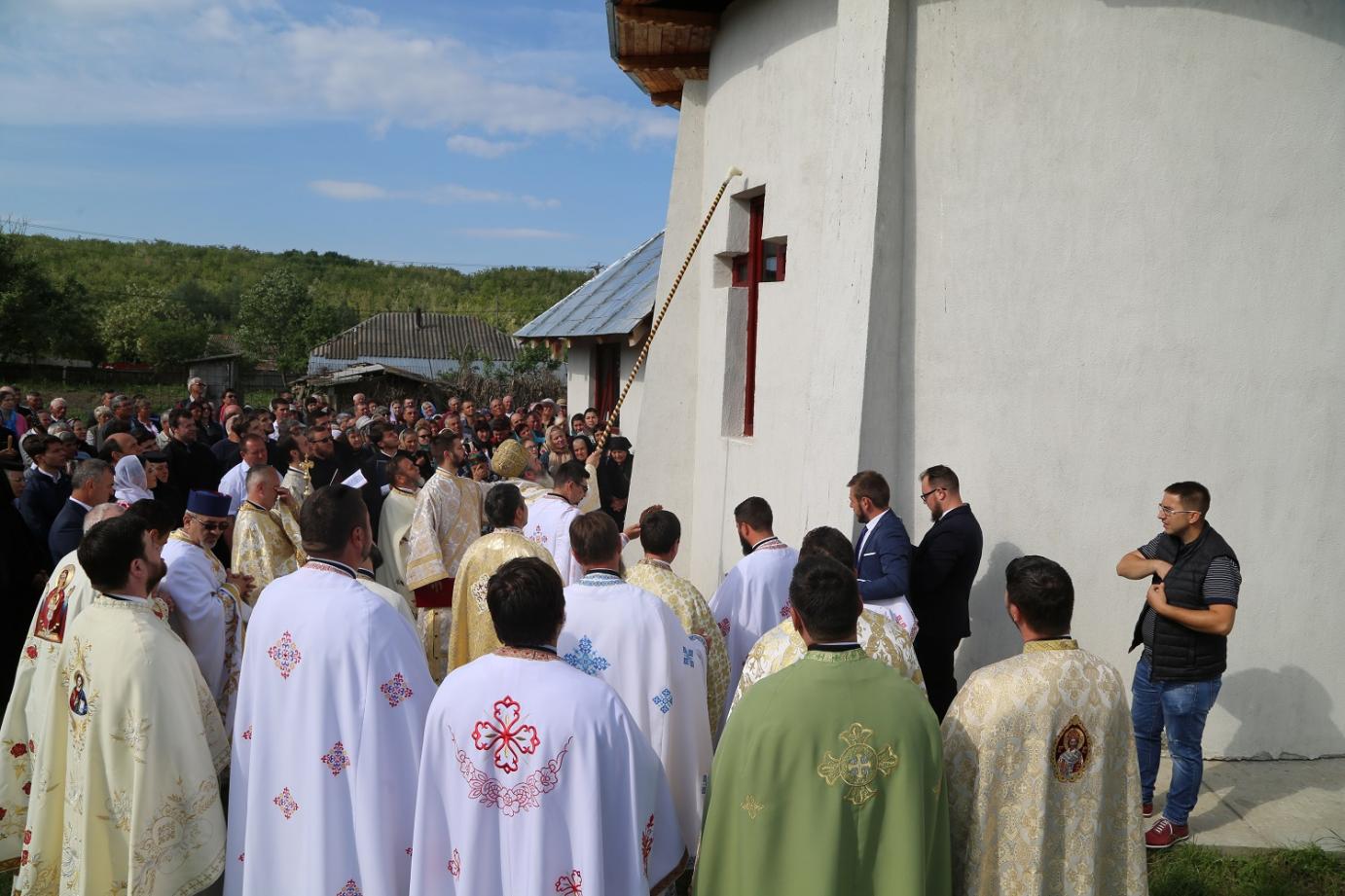 Preasfinţitul Ignatie: „Hristos este cel mai bun oftamolog, te vindecă de orbirea minţii”