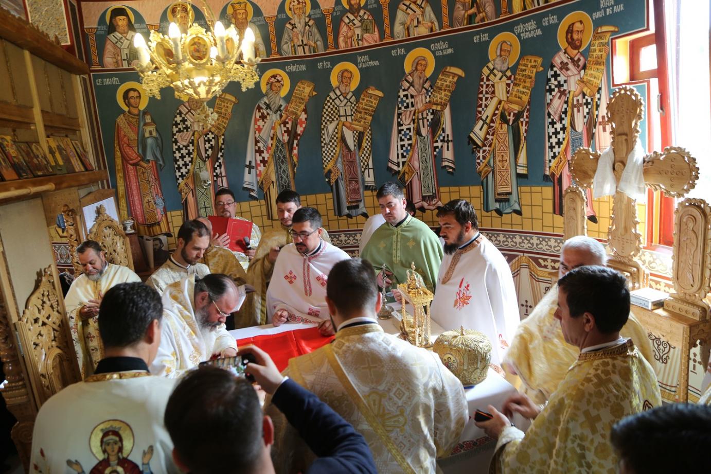 Preasfinţitul Ignatie: „Hristos este cel mai bun oftamolog, te vindecă de orbirea minţii”