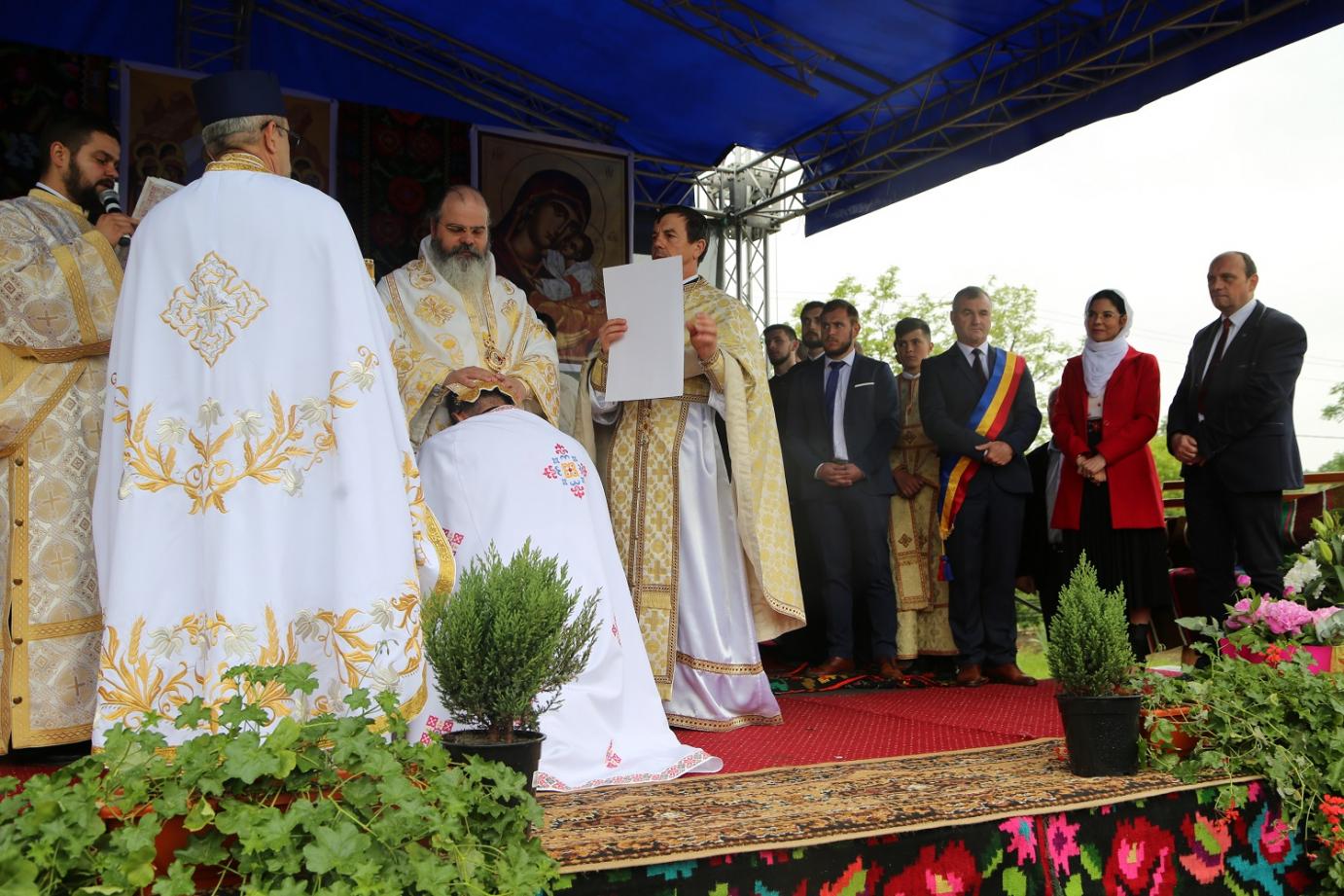 Preasfinţitul Ignatie: „Hristos este cel mai bun oftamolog, te vindecă de orbirea minţii”