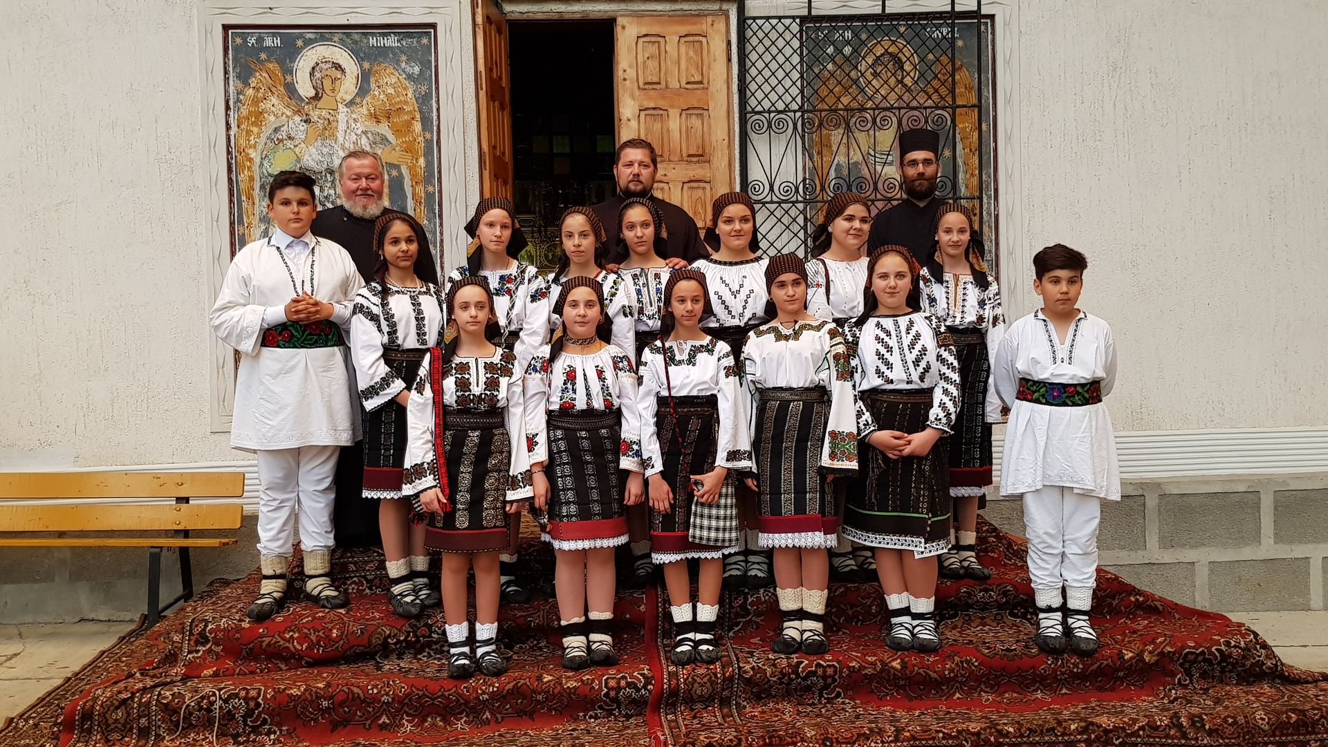 Festival de Artă Muzicală la Dorna Candreni – PS Damaschin Dorneanul: „Nu suntem numai trup, ci și suflet, iar acesta rămâne în veșnicie”