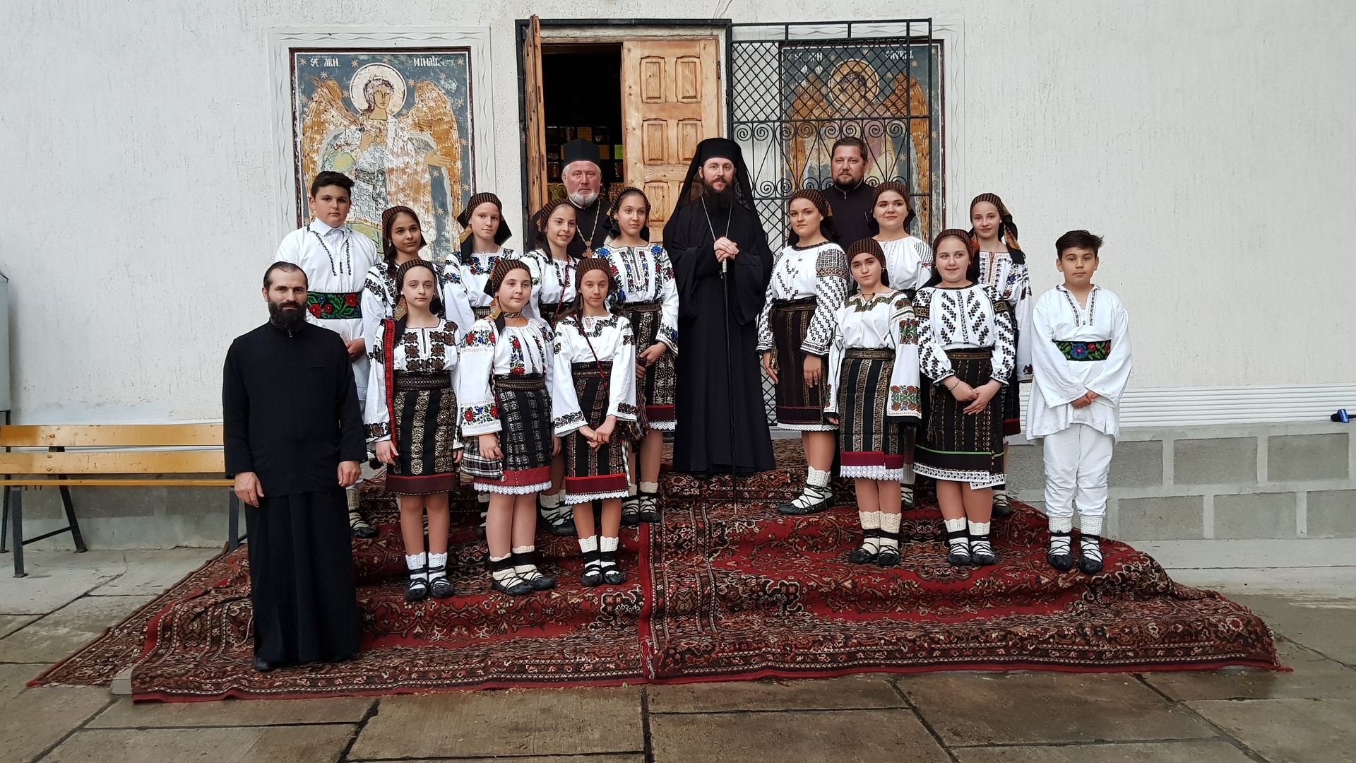 Festival de Artă Muzicală la Dorna Candreni – PS Damaschin Dorneanul: „Nu suntem numai trup, ci și suflet, iar acesta rămâne în veșnicie”