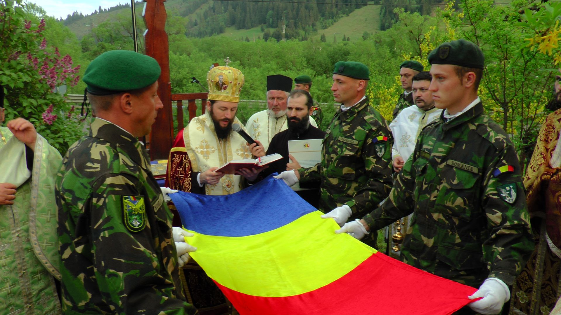 Festival de Artă Muzicală la Dorna Candreni – PS Damaschin Dorneanul: „Nu suntem numai trup, ci și suflet, iar acesta rămâne în veșnicie”