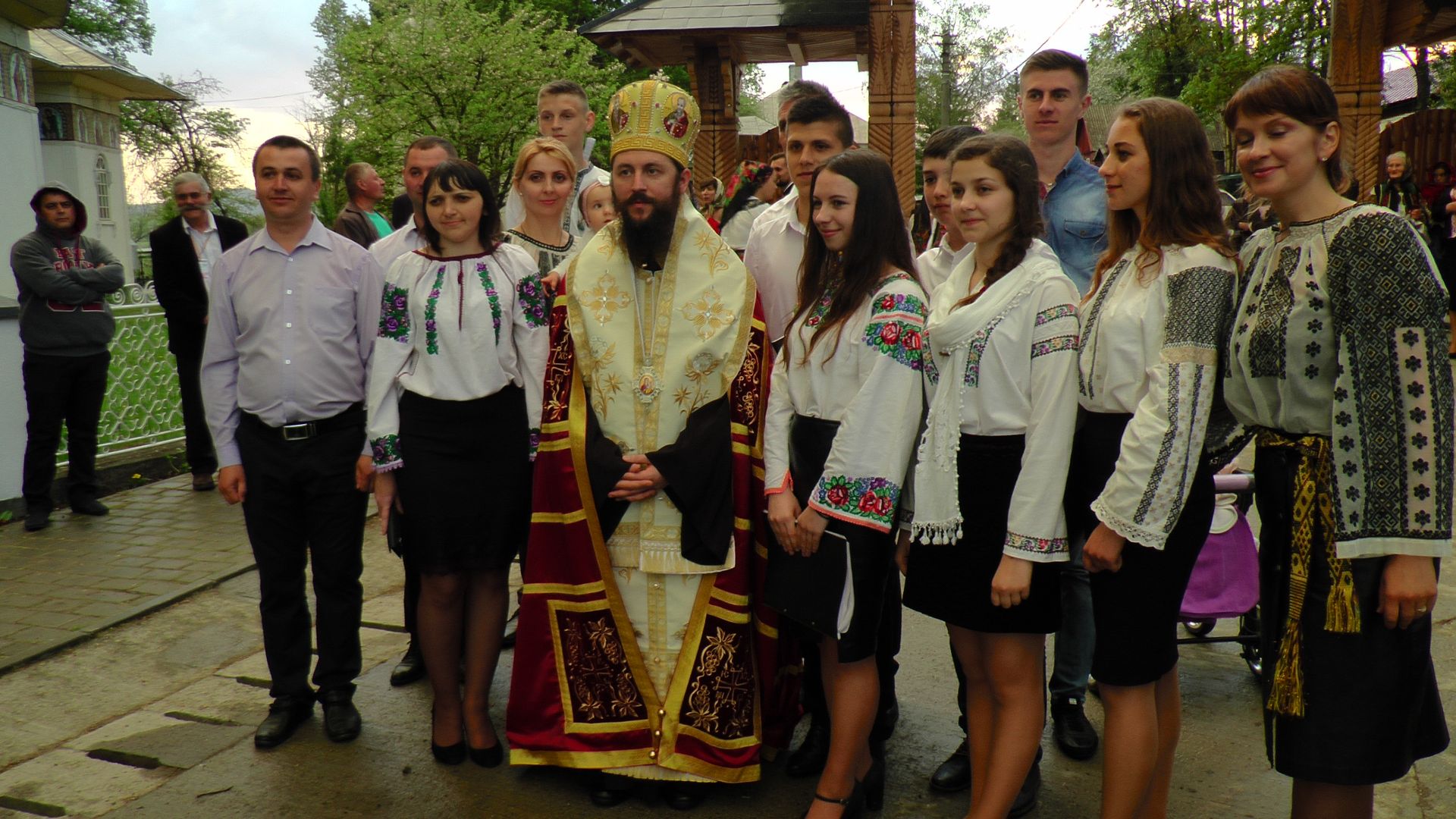 Festival de Artă Muzicală la Dorna Candreni – PS Damaschin Dorneanul: „Nu suntem numai trup, ci și suflet, iar acesta rămâne în veșnicie”