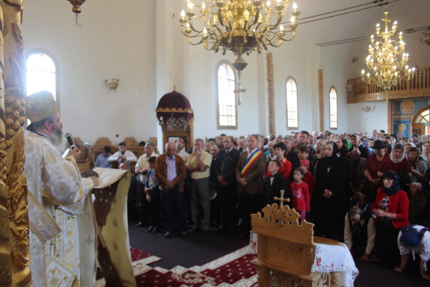 Preasfinţitul Ignatie: „Dacă nu avem încredinţarea că suntem îndrăgostiţi de a face binele, înseamnă că Duhul Sfânt nu este în noi, este un alt duh!”