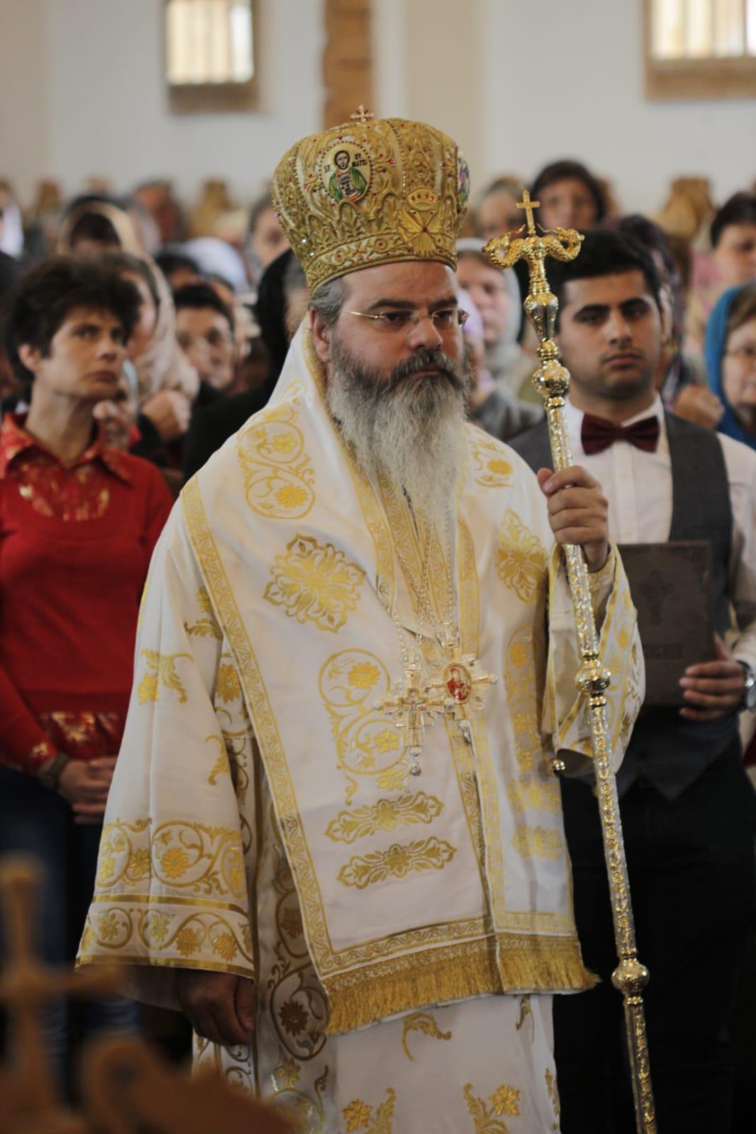 Preasfinţitul Ignatie: „Dacă nu avem încredinţarea că suntem îndrăgostiţi de a face binele, înseamnă că Duhul Sfânt nu este în noi, este un alt duh!”