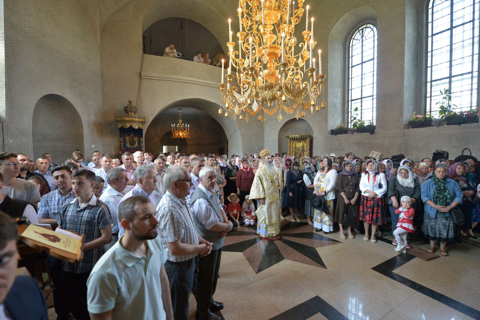 IPS Mitropolit Teofan a slujit la Biserica Vovidenia din Botoșani