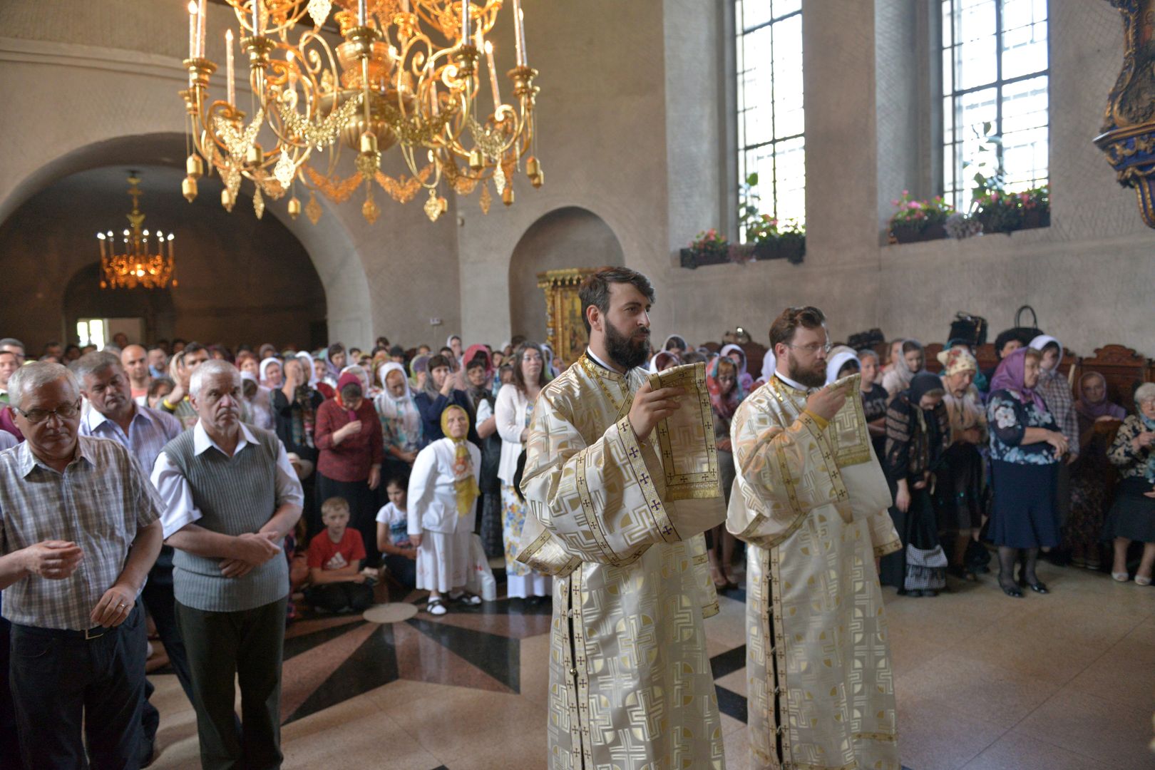 IPS Mitropolit Teofan a slujit la Biserica Vovidenia din Botoșani