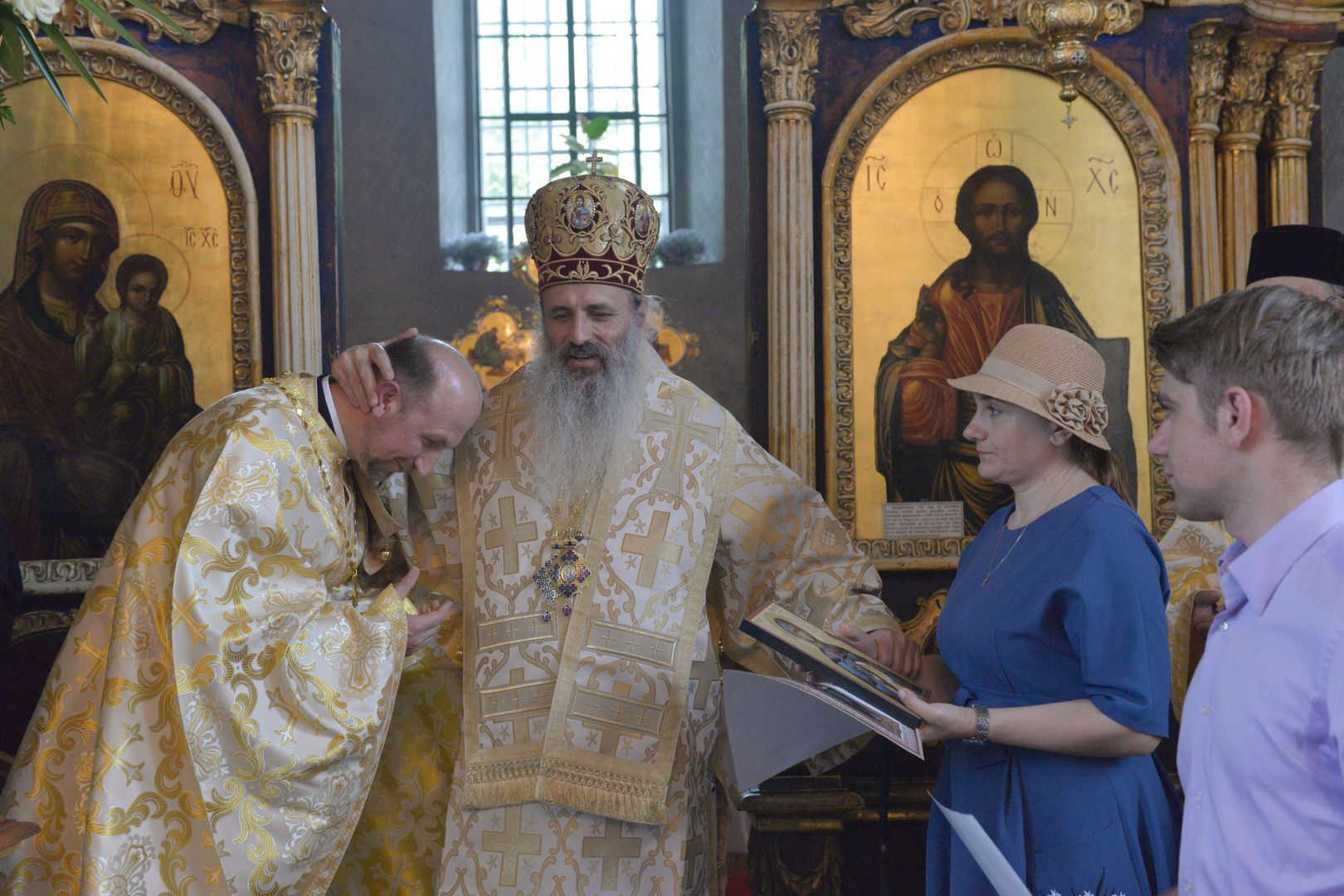 IPS Mitropolit Teofan a slujit la Biserica Vovidenia din Botoșani