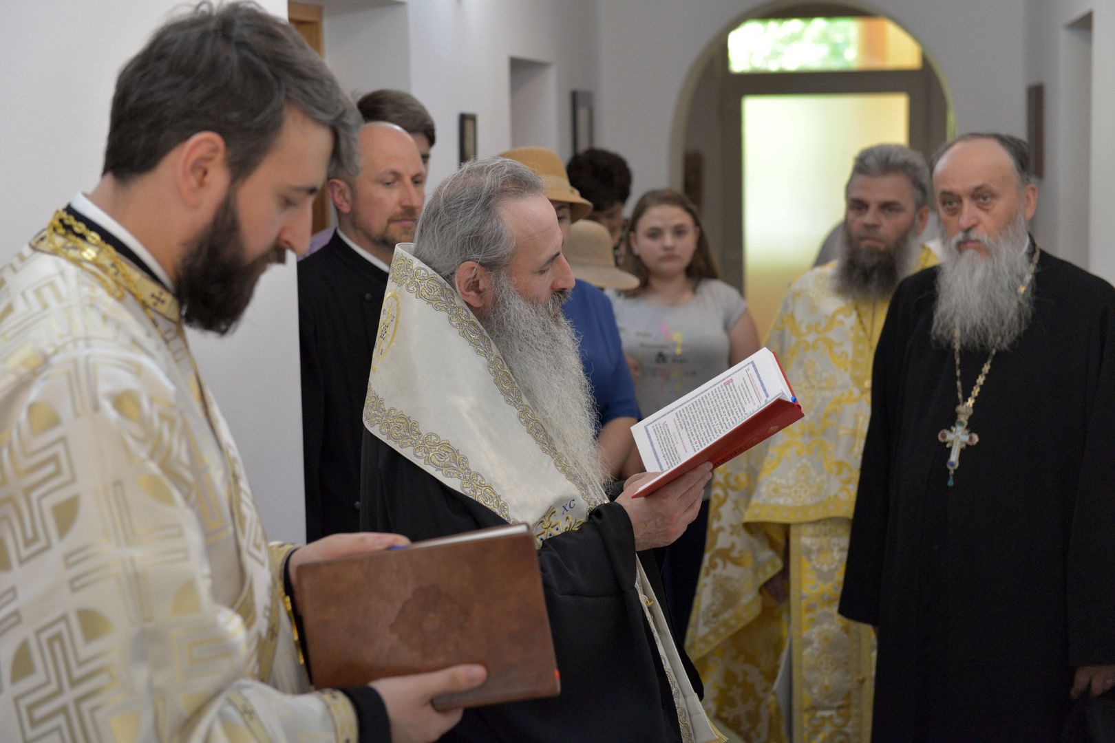 IPS Mitropolit Teofan a slujit la Biserica Vovidenia din Botoșani