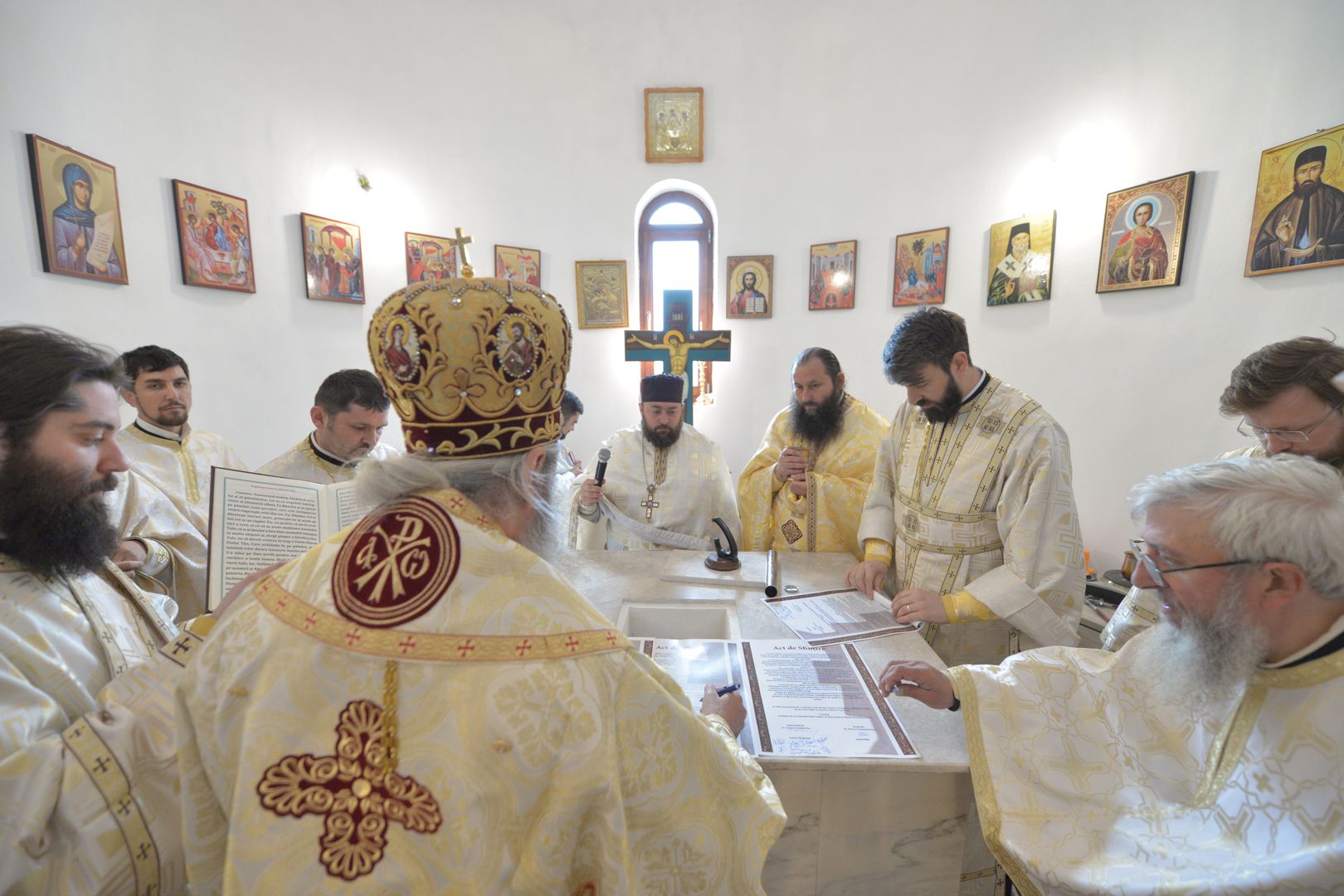 IPS Teofan la Parohia Drăgănești: „Va veni vremea când adevărații închinători se vor închina Tătălui iar aceasta este vremea Bisericii, a creștinilor”