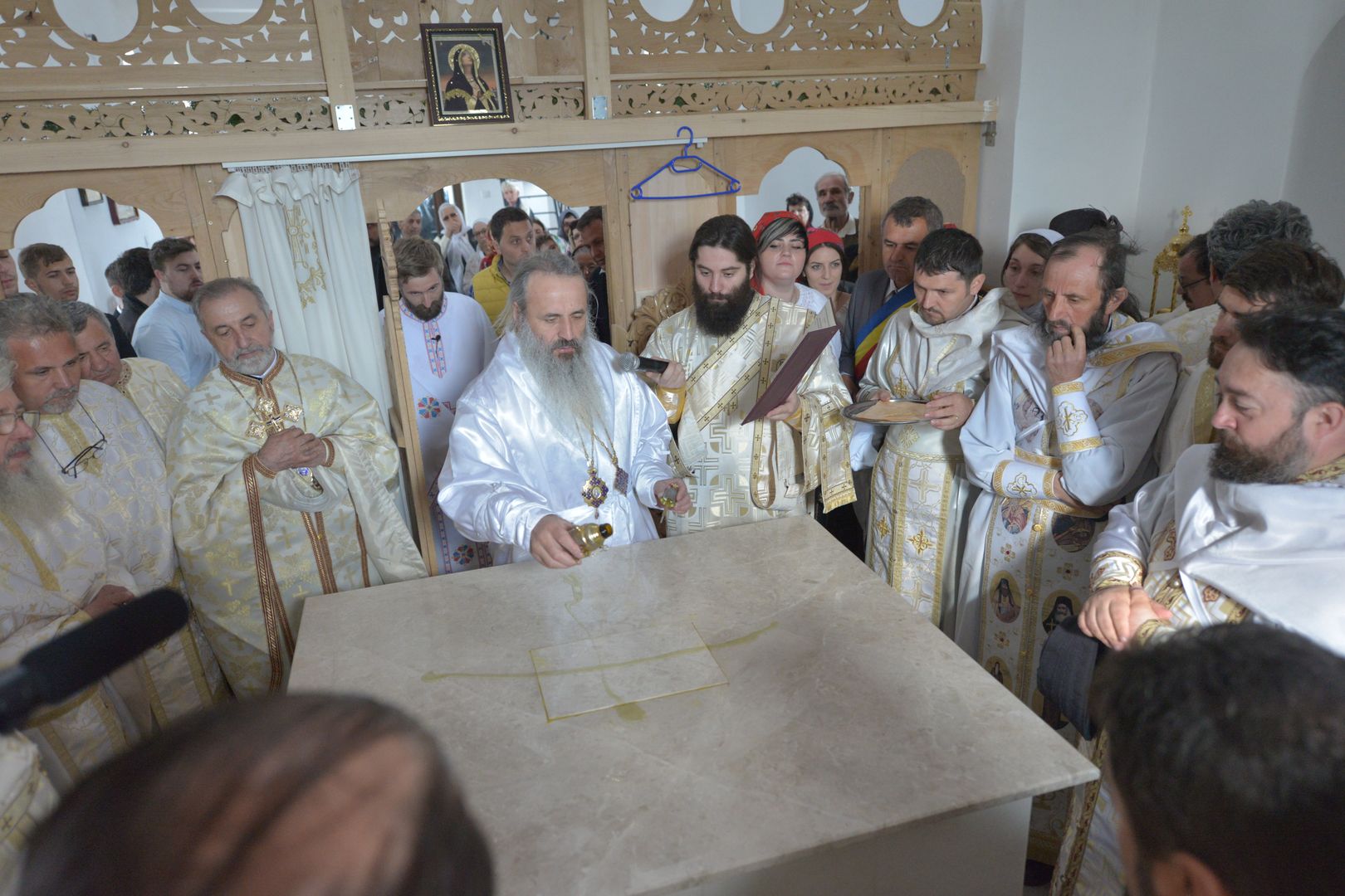 IPS Teofan la Parohia Drăgănești: „Va veni vremea când adevărații închinători se vor închina Tătălui iar aceasta este vremea Bisericii, a creștinilor”