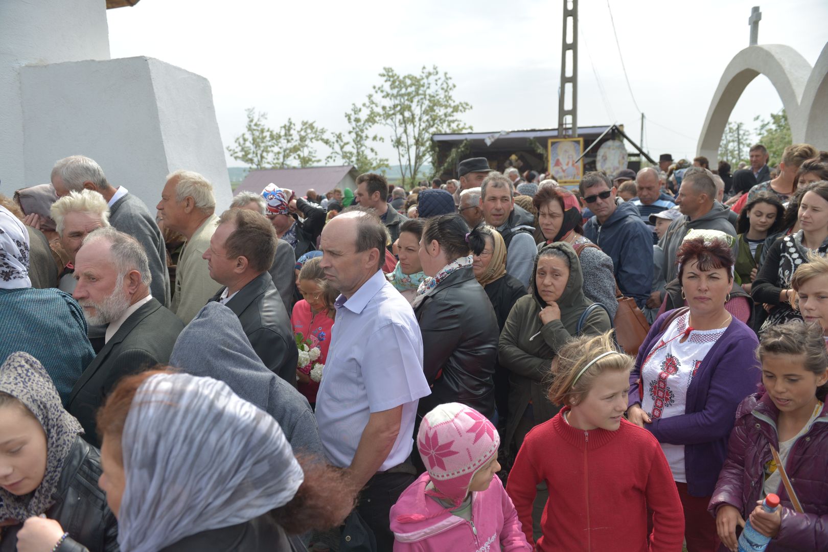 IPS Teofan la Parohia Drăgănești: „Va veni vremea când adevărații închinători se vor închina Tătălui iar aceasta este vremea Bisericii, a creștinilor”