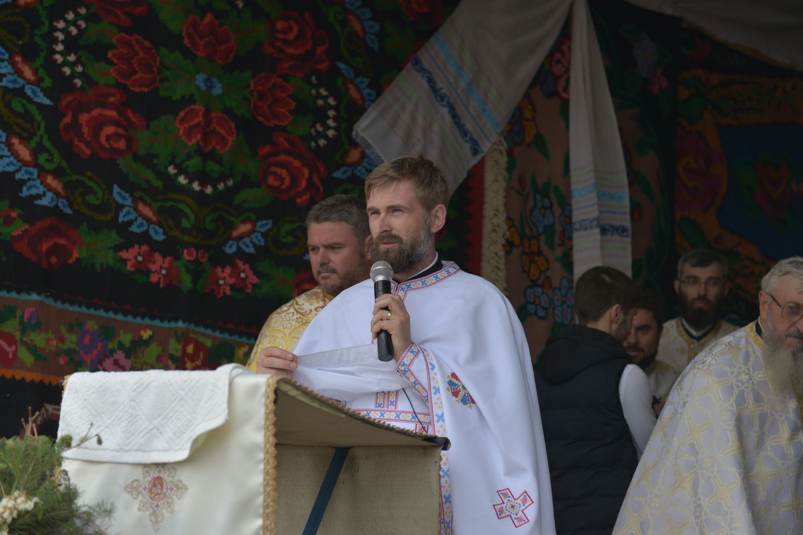 IPS Teofan la Parohia Drăgănești: „Va veni vremea când adevărații închinători se vor închina Tătălui iar aceasta este vremea Bisericii, a creștinilor”