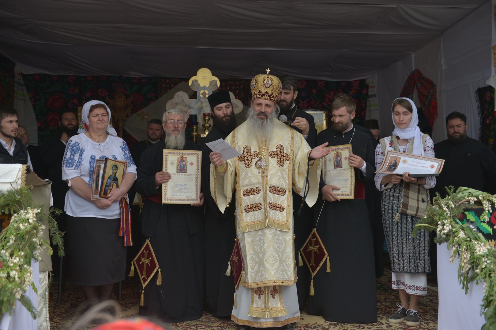 IPS Teofan la Parohia Drăgănești: „Va veni vremea când adevărații închinători se vor închina Tătălui iar aceasta este vremea Bisericii, a creștinilor”