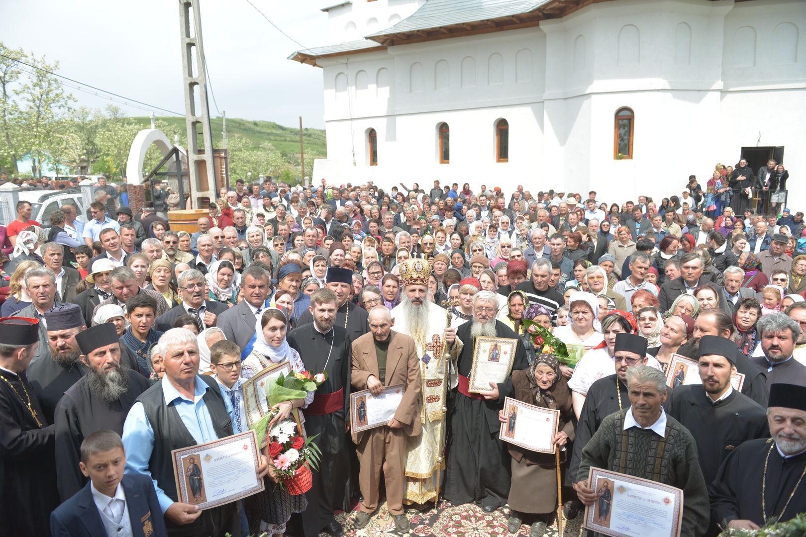 IPS Teofan la Parohia Drăgănești: „Va veni vremea când adevărații închinători se vor închina Tătălui iar aceasta este vremea Bisericii, a creștinilor”