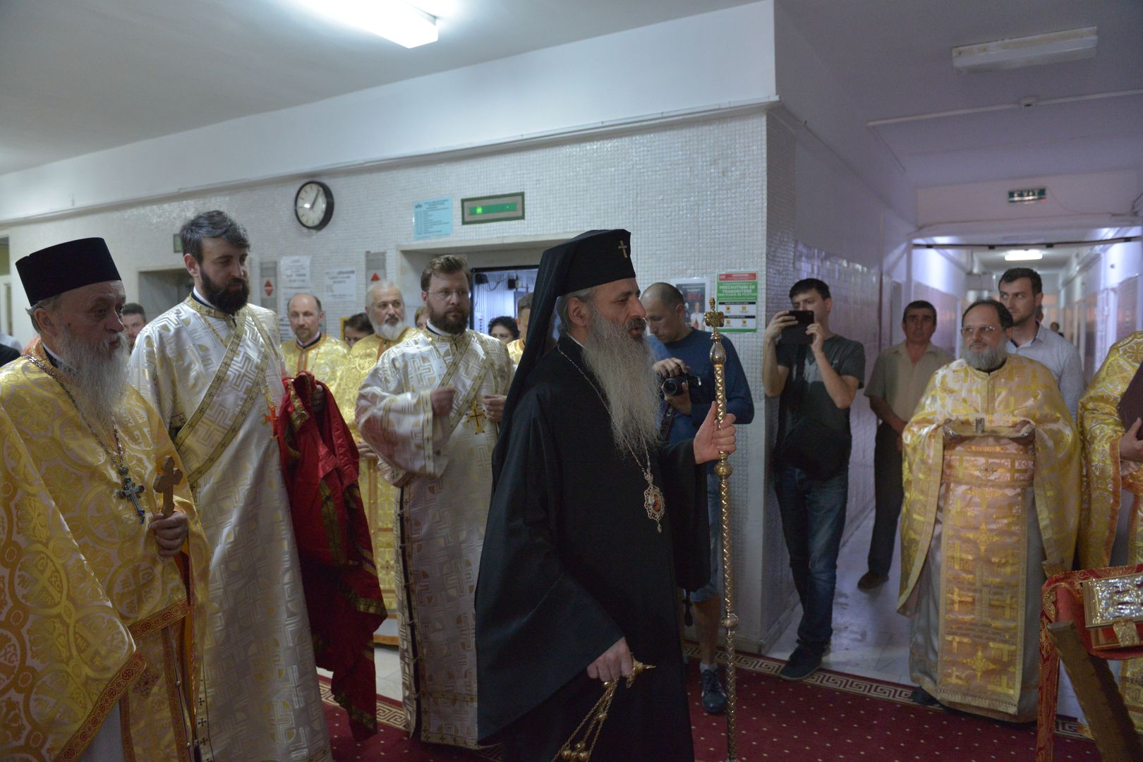 IPS Teofan a sfințit Capela Maternității din Botoșani: „Dumnezeu a împrumutat din puterea Sa creatoare oamenilor să facă suflet și trup de om”