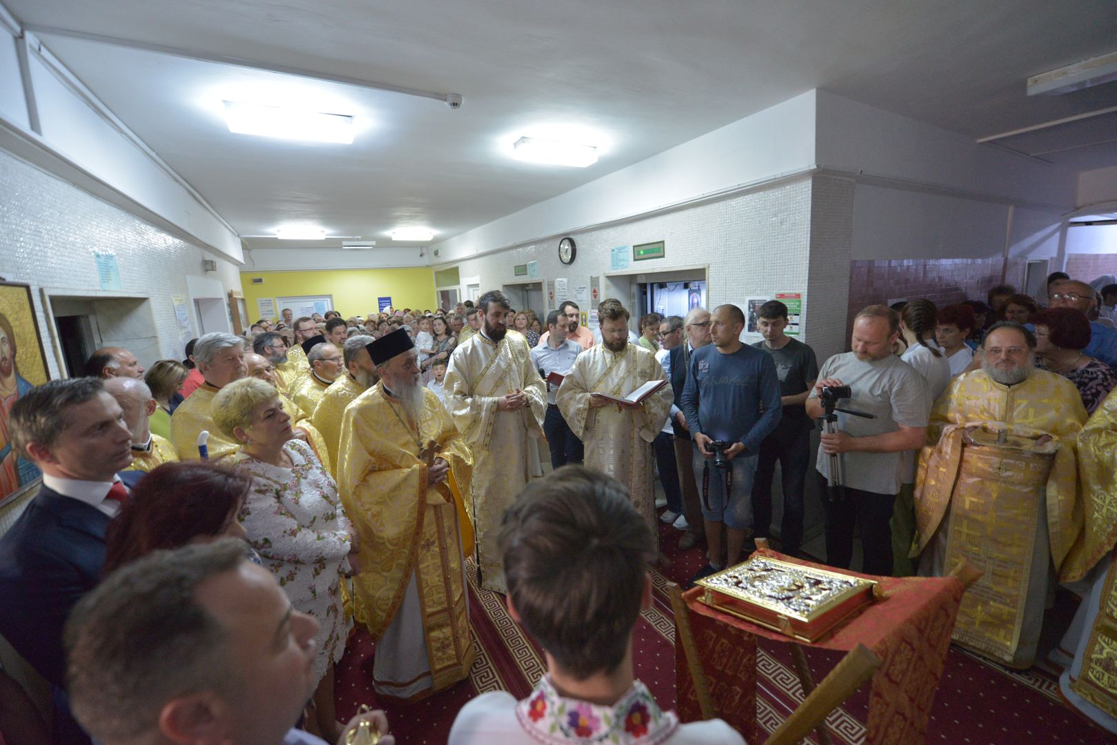 IPS Teofan a sfințit Capela Maternității din Botoșani: „Dumnezeu a împrumutat din puterea Sa creatoare oamenilor să facă suflet și trup de om”