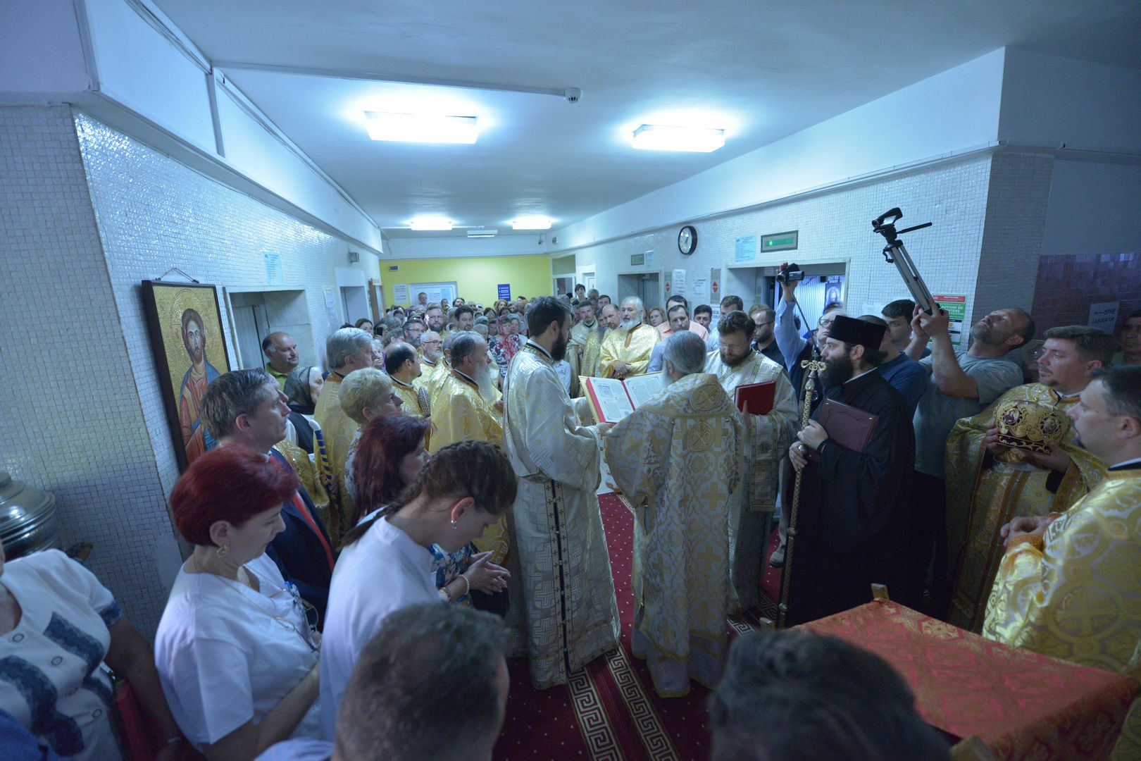 IPS Teofan a sfințit Capela Maternității din Botoșani: „Dumnezeu a împrumutat din puterea Sa creatoare oamenilor să facă suflet și trup de om”