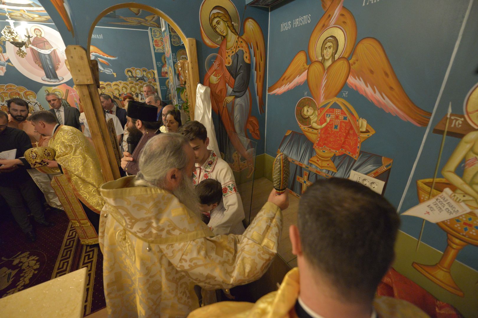 IPS Teofan a sfințit Capela Maternității din Botoșani: „Dumnezeu a împrumutat din puterea Sa creatoare oamenilor să facă suflet și trup de om”