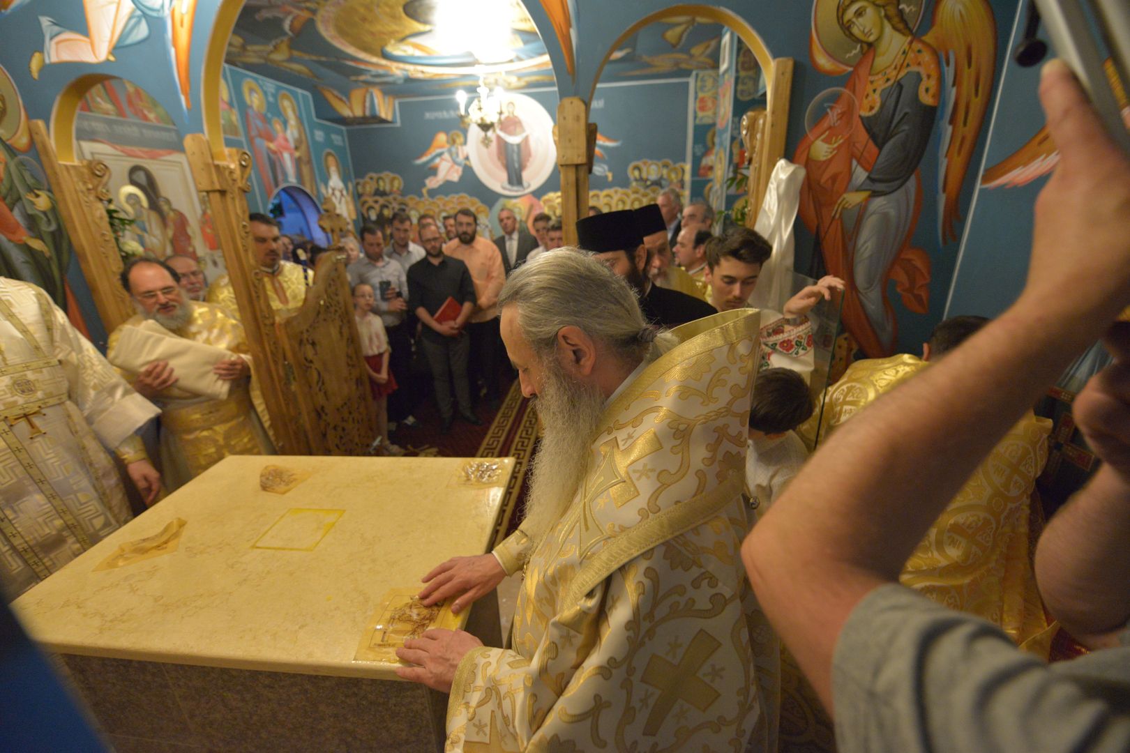 IPS Teofan a sfințit Capela Maternității din Botoșani: „Dumnezeu a împrumutat din puterea Sa creatoare oamenilor să facă suflet și trup de om”