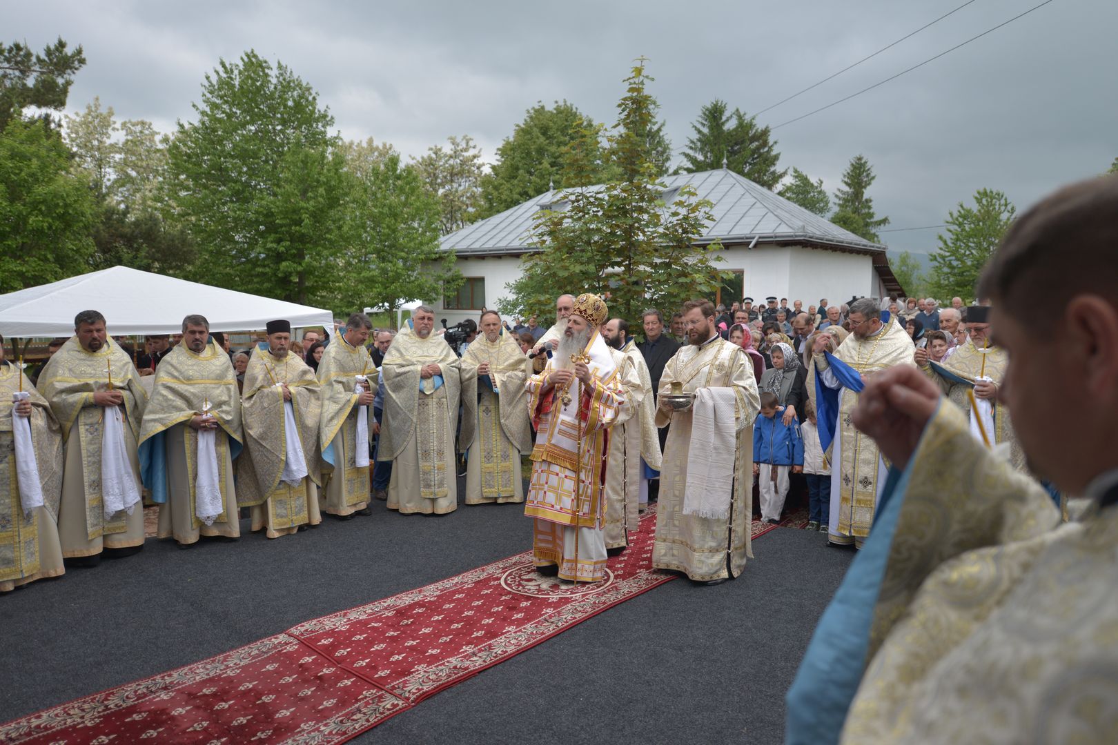 foto: Flavius Popa Resfințire de biserică la Humuleștii Noi – IPS Teofan:„ A aparține Bisericii înseamnă a îl cunoaște pe Dumnezeu”