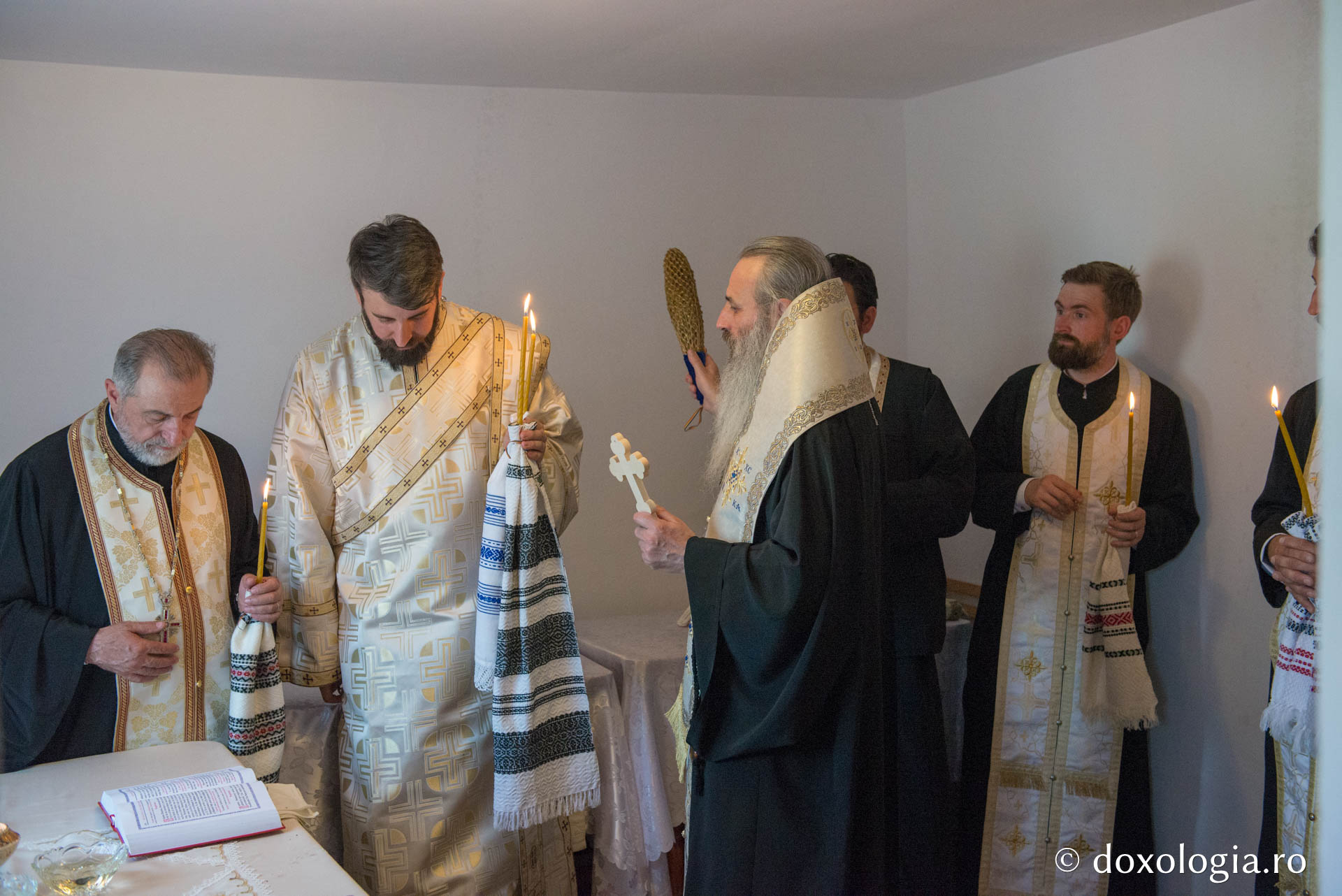 Punerea pietrei de temelie pentru noua biserică din Parohia Rediu-Răuseni