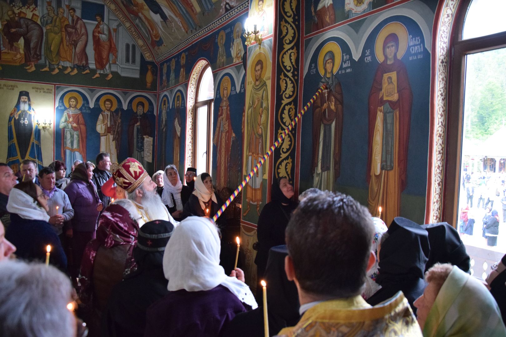 Paraclisul Schitului Icoana Nouă - Neamț a fost sfințit de IPS Teofan