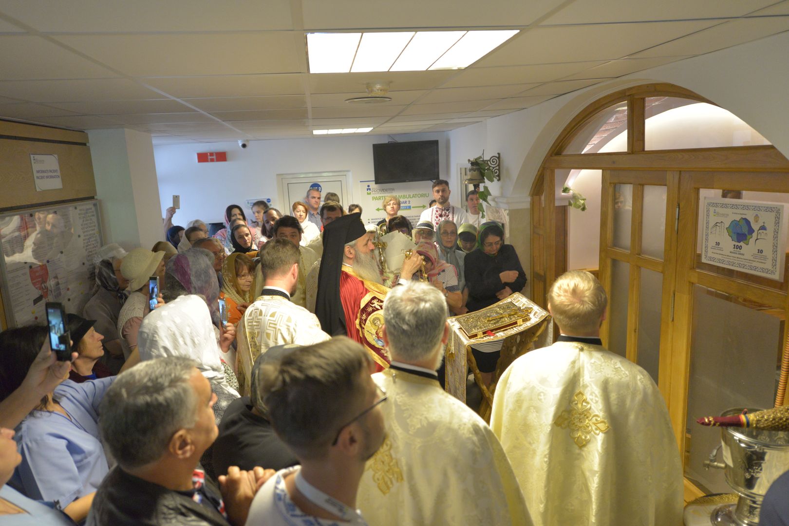 Paraclisul „Sfânta Treime” al Spitalului Providența a fost târnosit