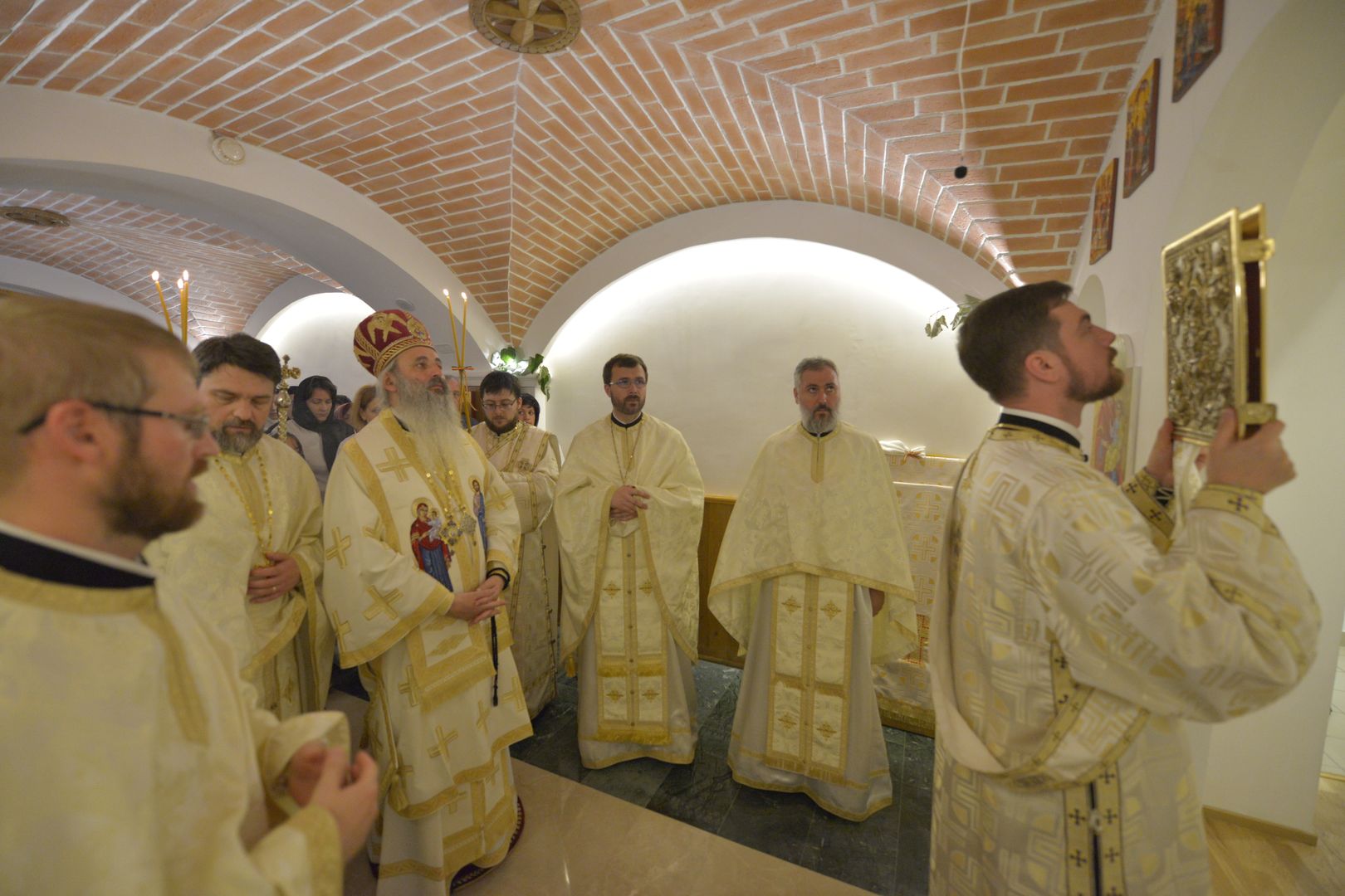 Paraclisul „Sfânta Treime” al Spitalului Providența a fost târnosit