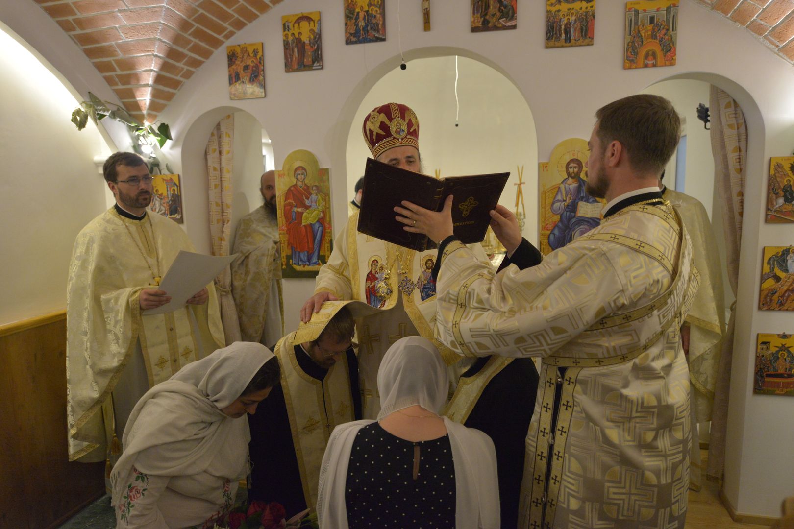 Paraclisul „Sfânta Treime” al Spitalului Providența a fost târnosit