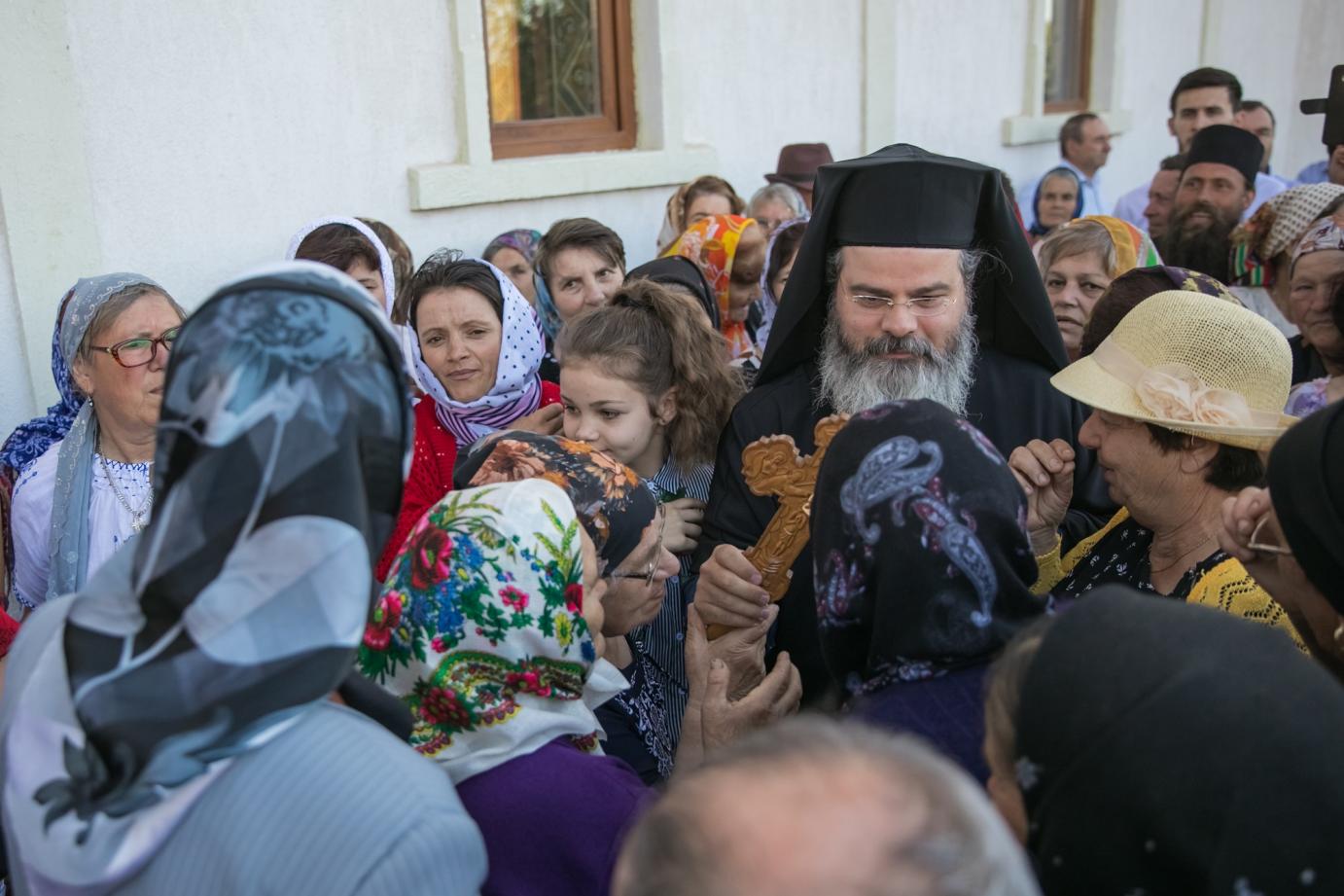 Biserica Schitului „Sfinţii Împăraţi Constantin şi Elena”, sfinţită de doi ierarhi