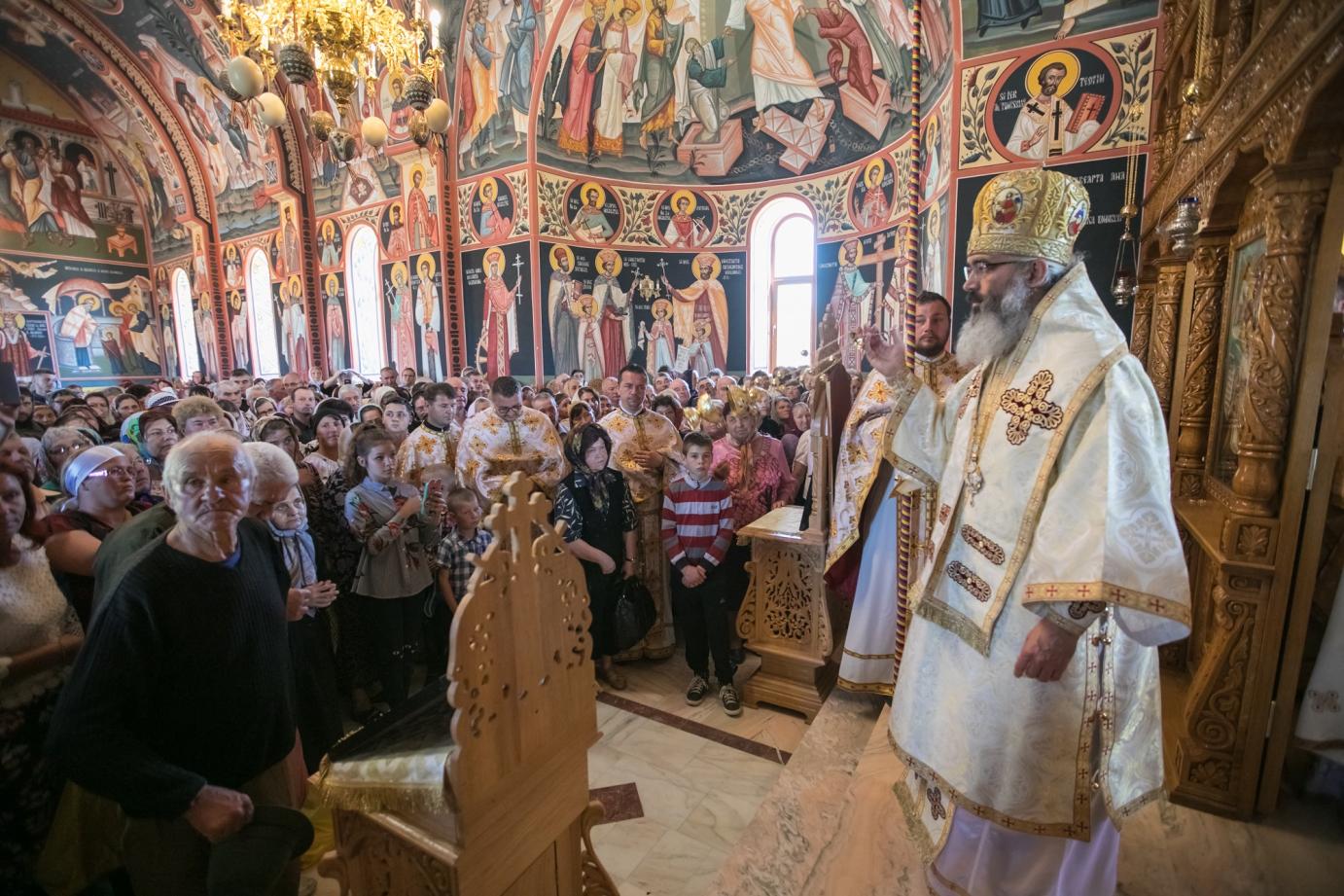 Biserica Schitului „Sfinţii Împăraţi Constantin şi Elena”, sfinţită de doi ierarhi