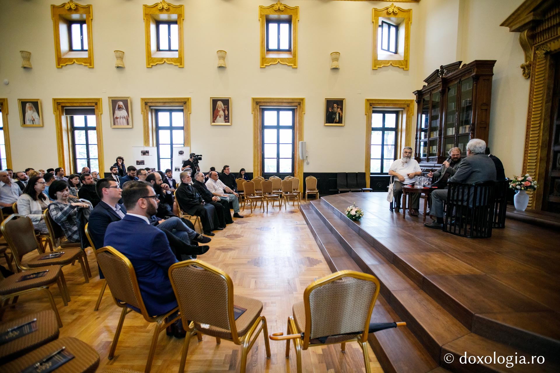 foto: pr. Silviu Cluci La Iaşi a început Simpozionul „Stăniloae“