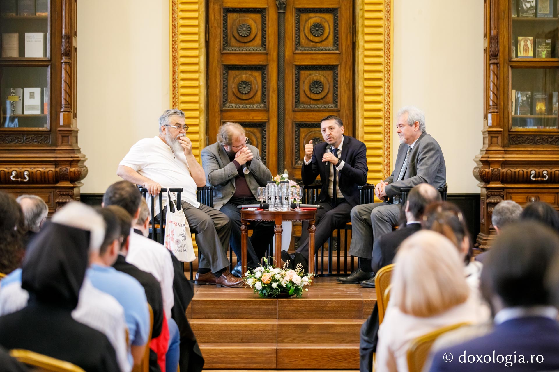 foto: pr. Silviu Cluci La Iaşi a început Simpozionul „Stăniloae“