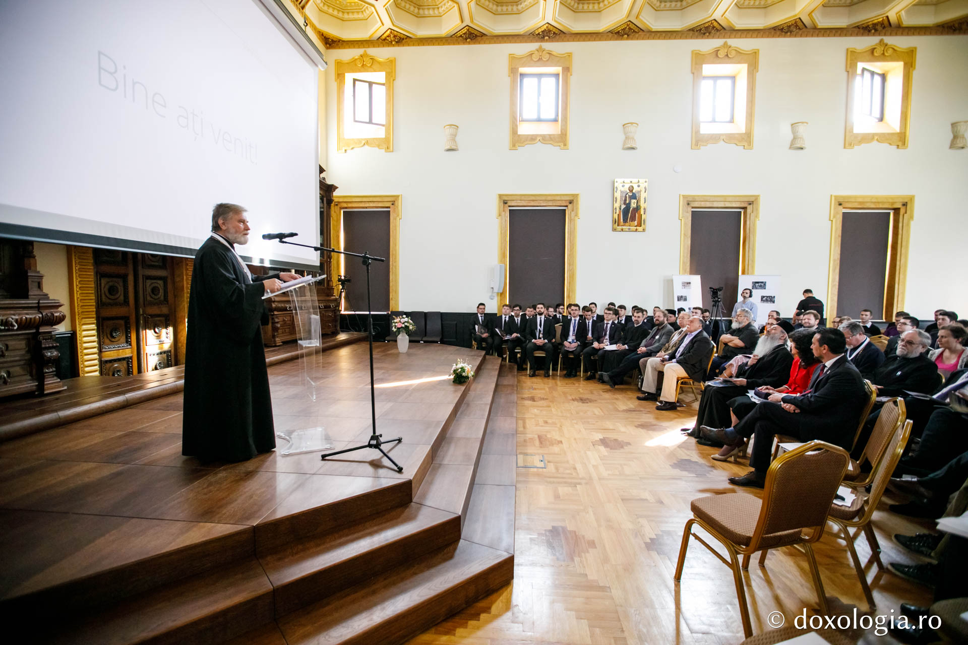 Simpozionul „Stăniloae” – Radu Preda: „Identitatea nu se definește prin delimitări față de alții ci este reperabilă pentru că este parte a unui întreg mai mare”