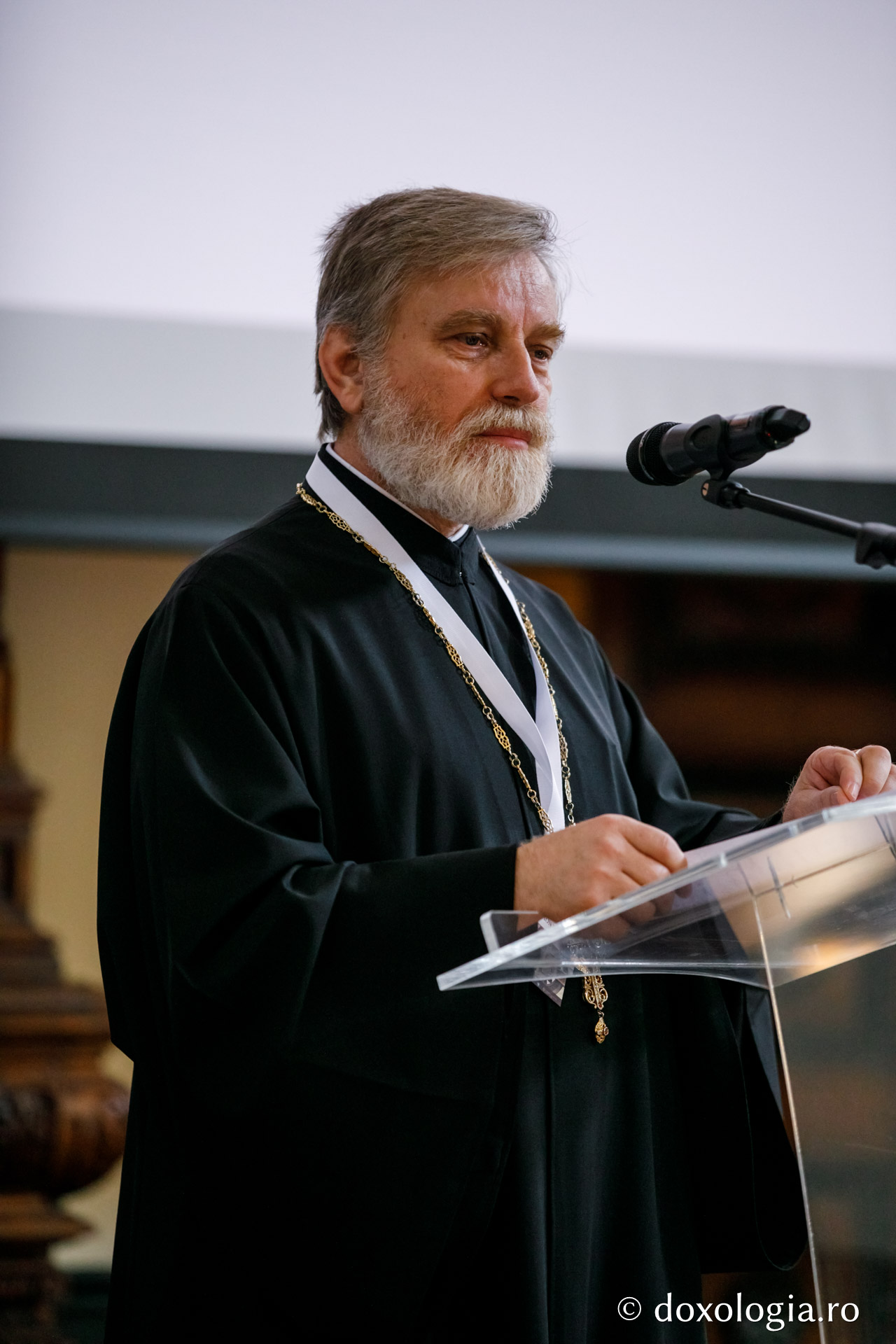 Simpozionul „Stăniloae” – Radu Preda: „Identitatea nu se definește prin delimitări față de alții ci este reperabilă pentru că este parte a unui întreg mai mare”