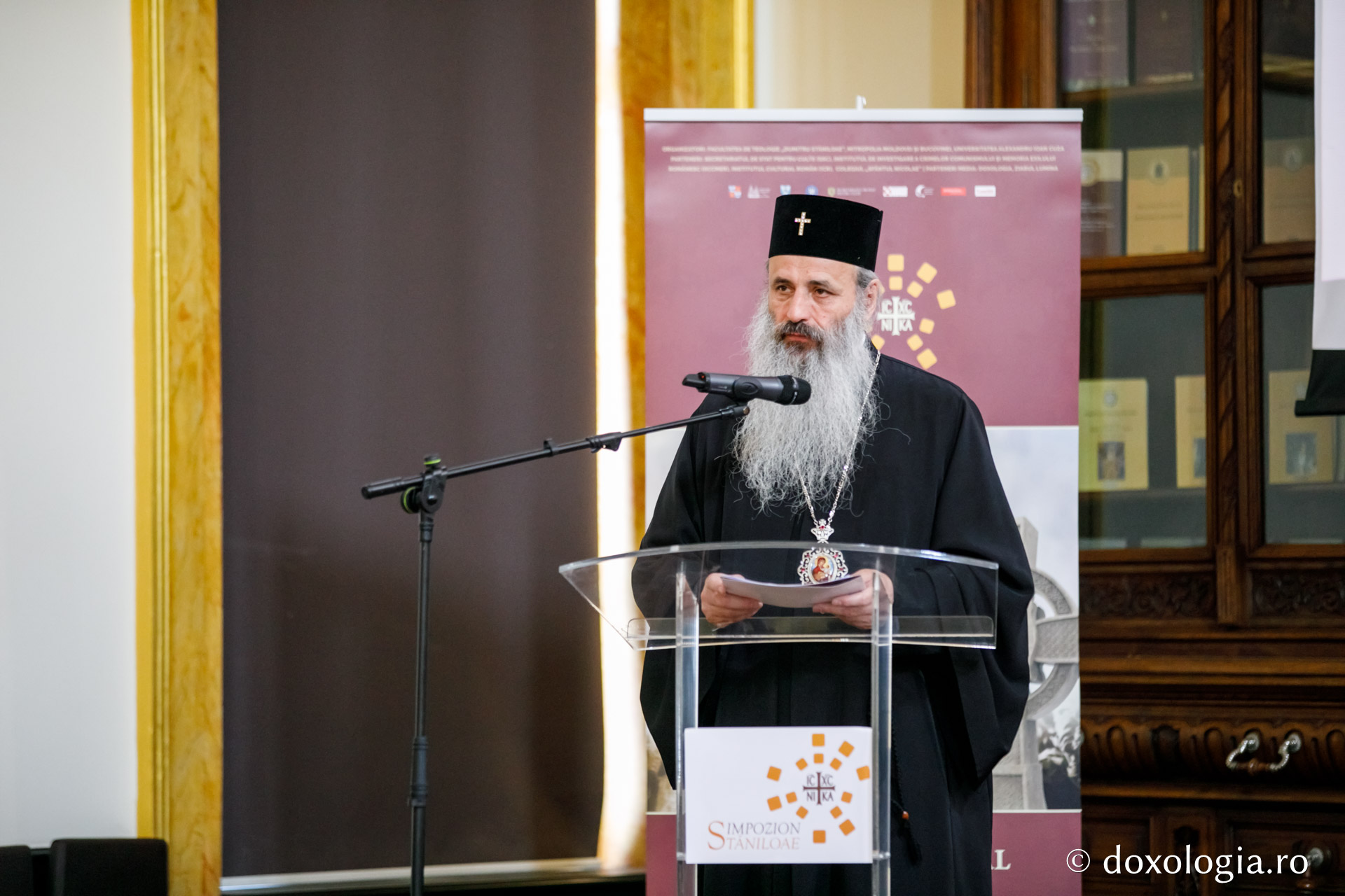 Simpozionul „Stăniloae” – Radu Preda: „Identitatea nu se definește prin delimitări față de alții ci este reperabilă pentru că este parte a unui întreg mai mare”