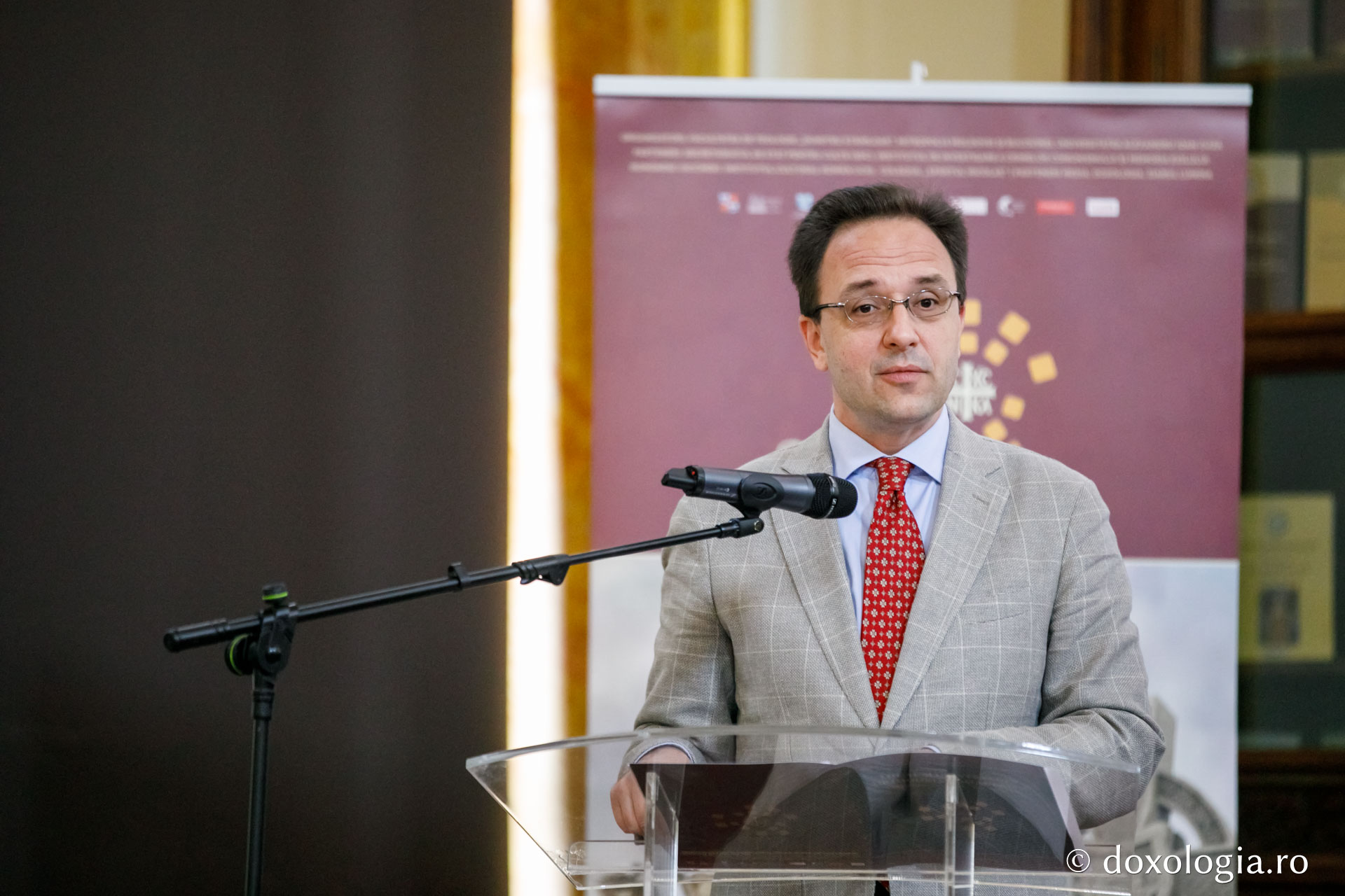 Simpozionul „Stăniloae” – Radu Preda: „Identitatea nu se definește prin delimitări față de alții ci este reperabilă pentru că este parte a unui întreg mai mare”