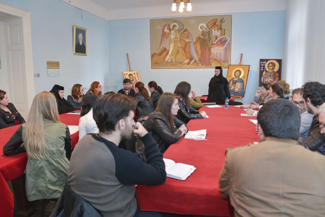 De ce să alegi Specializarea Teologie Ortodoxă Asistență Socială (TOAS) din cadrul Facultății de Teologie Ortodoxă din Iași?