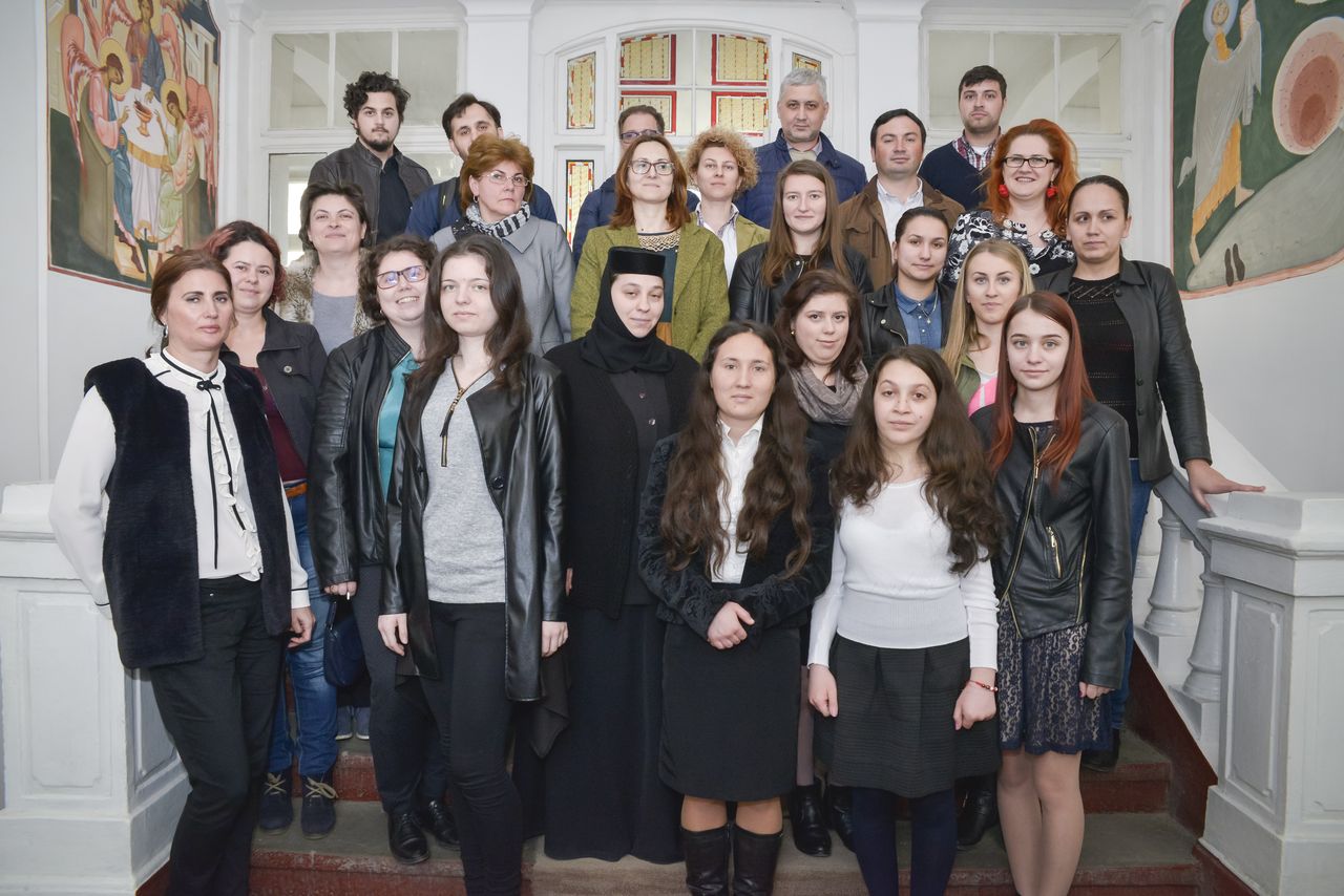 De ce să alegi Specializarea Teologie Ortodoxă Asistență Socială (TOAS) din cadrul Facultății de Teologie Ortodoxă din Iași?