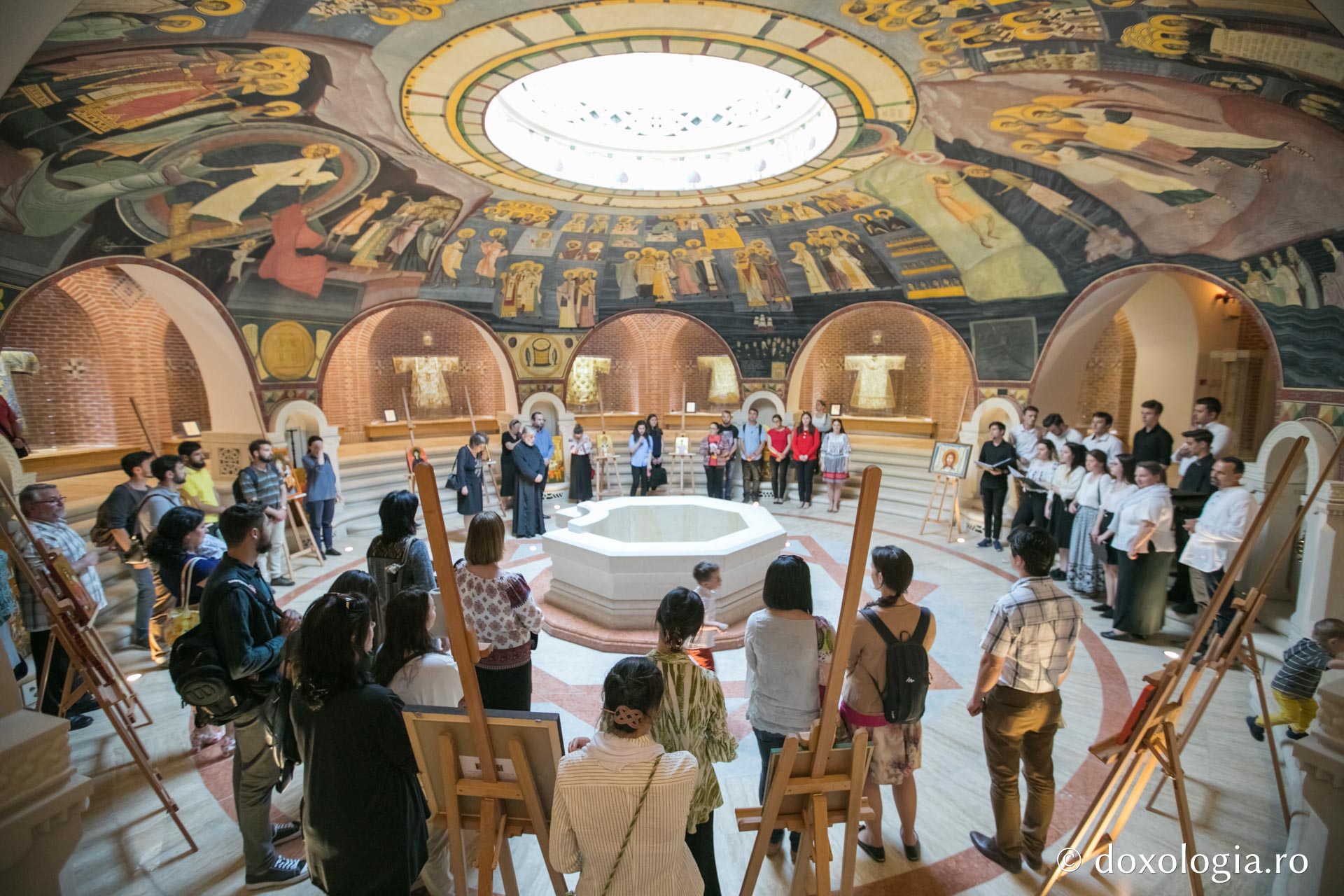 Expoziție de icoane la Muzeul Mitropolitan: Dar în dar – In memoriam Vasile Doroftei