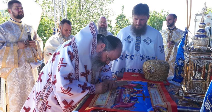 Preasfinţitul Ignatie: „Rugăciunea şi Cuvântul lui Dumnezeu sunt cel mai puternic antidepresiv”